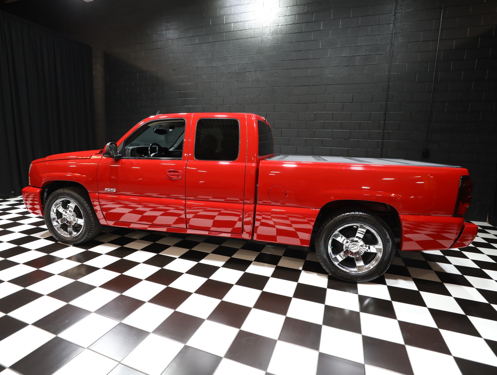 2006 Chevrolet Silverado 1500 SS 33