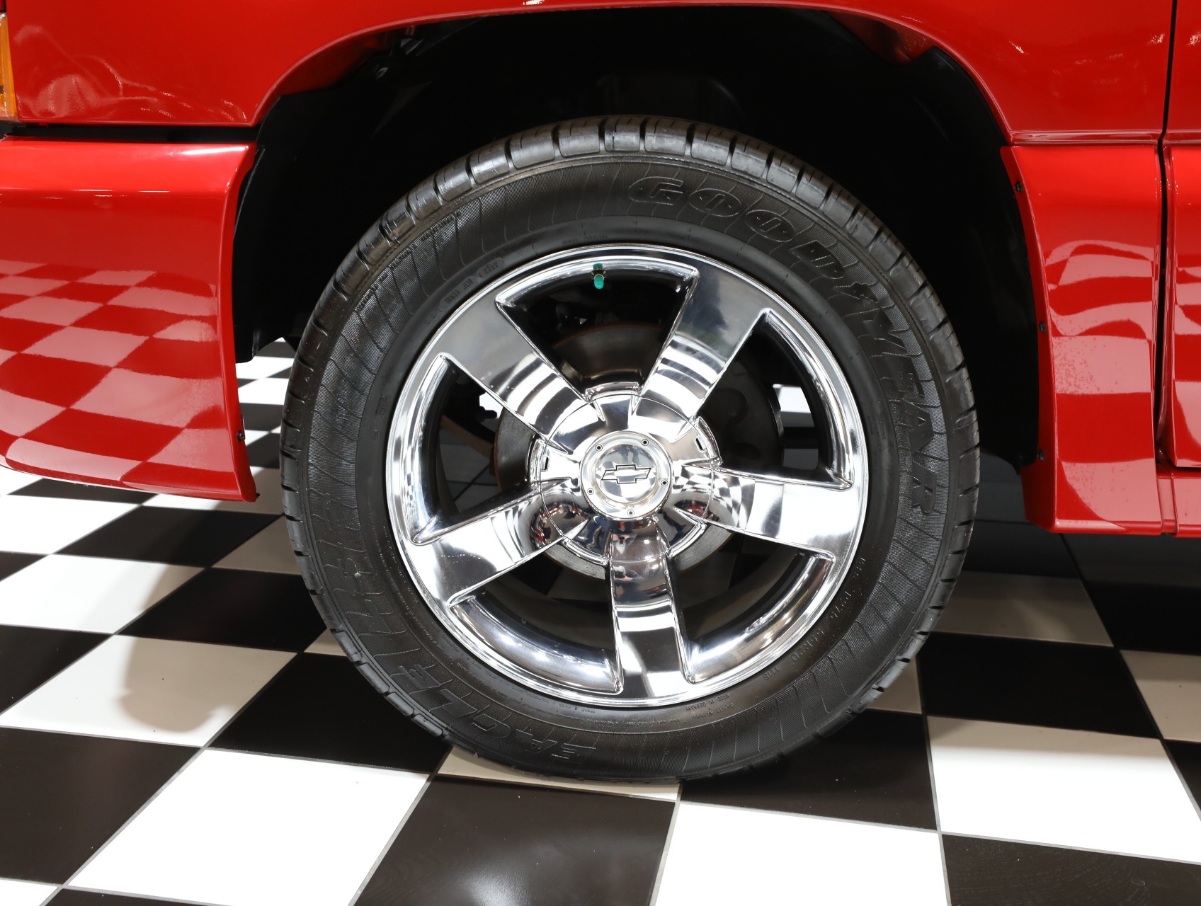 2006 Chevrolet Silverado 1500 SS 36