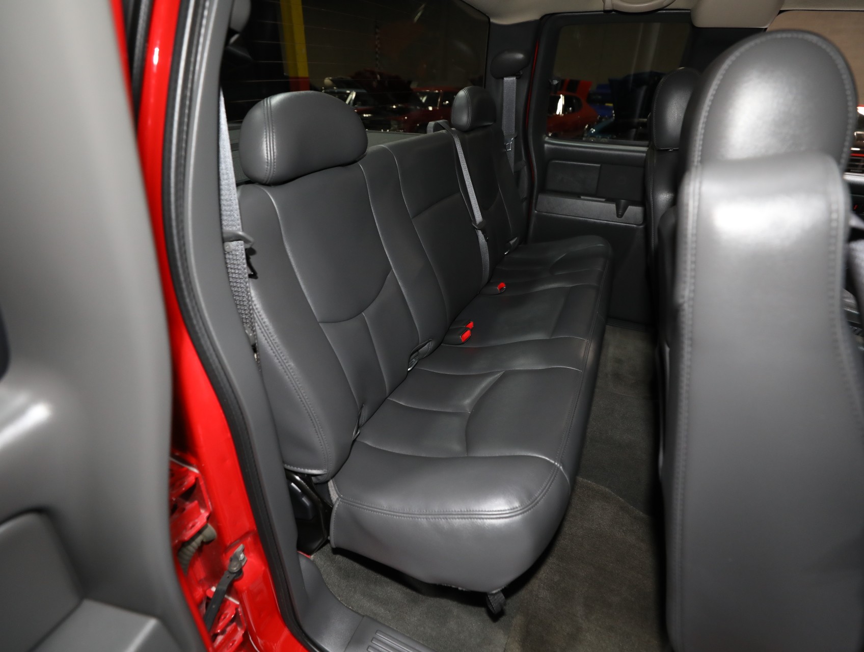 2006 Chevrolet Silverado 1500 SS 46