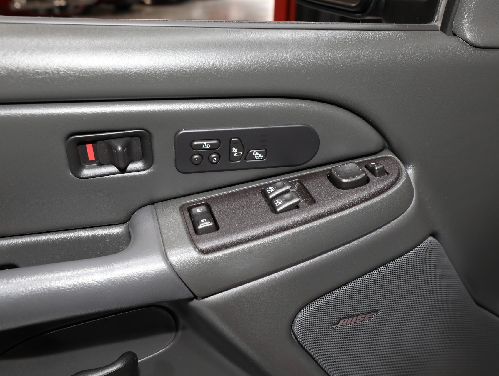 2006 Chevrolet Silverado 1500 SS 54