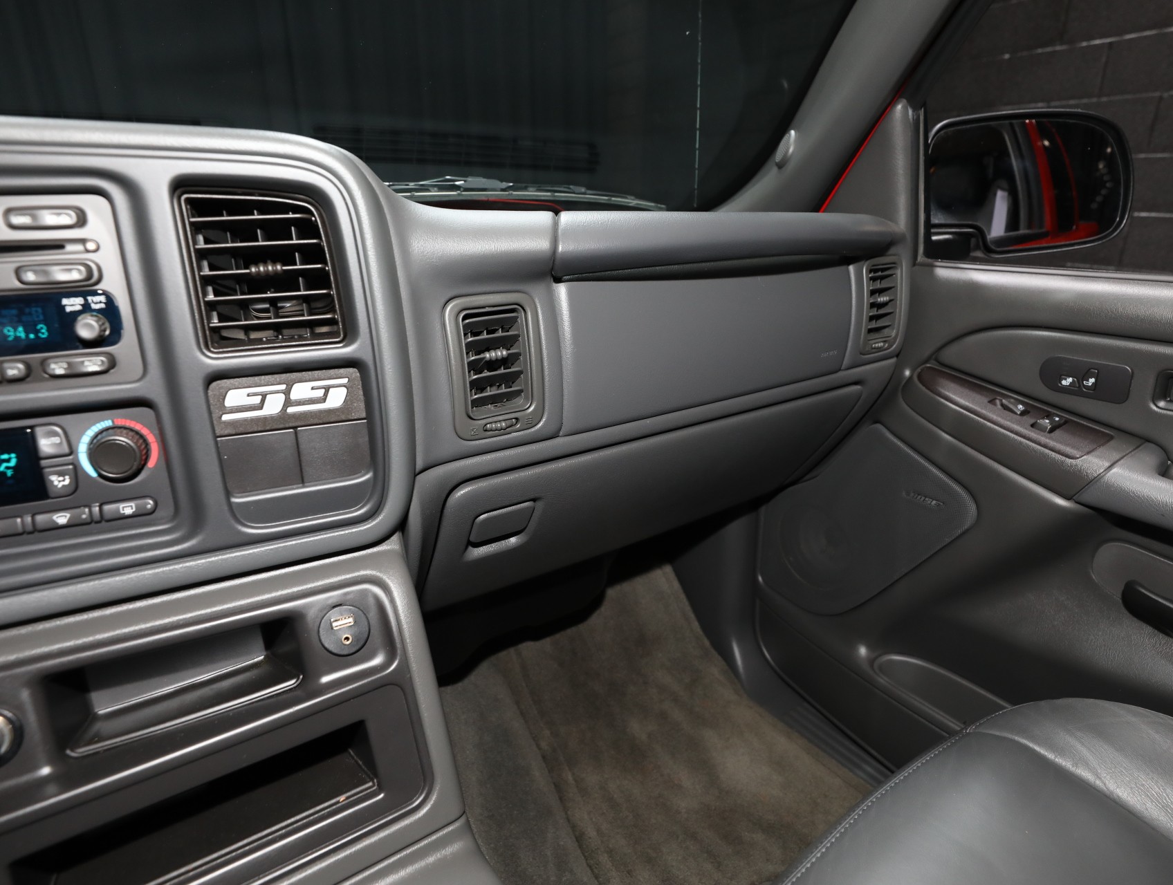 2006 Chevrolet Silverado 1500 SS 61