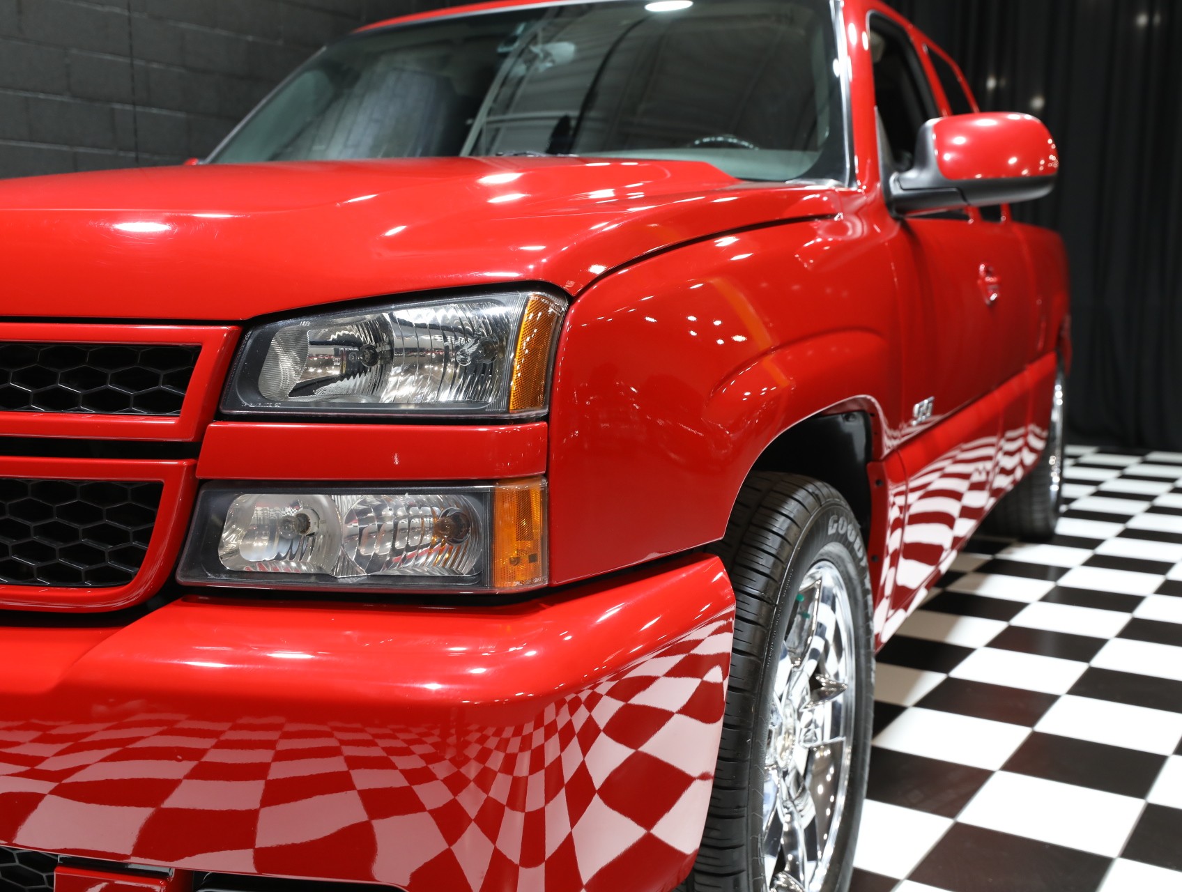 2006 Chevrolet Silverado 1500 SS 9