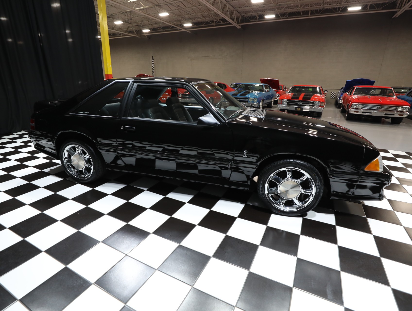 1993 Ford Mustang SVT Cobra 17