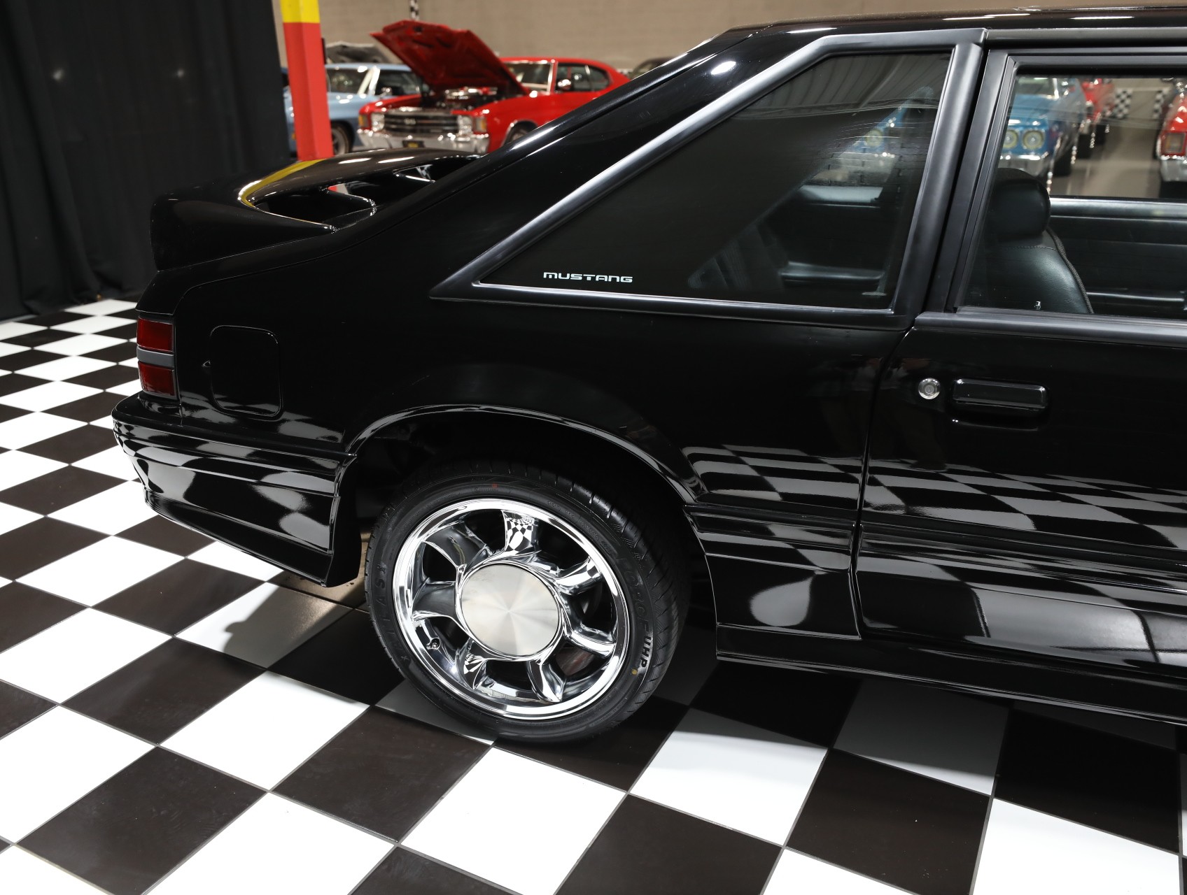 1993 Ford Mustang SVT Cobra 18