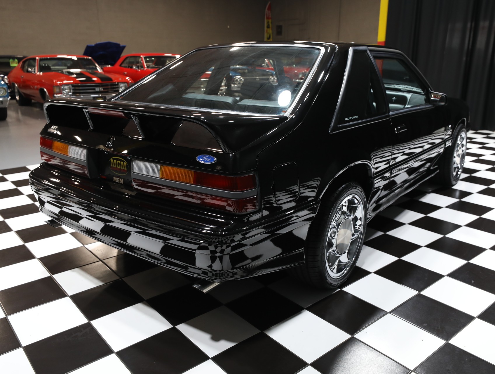 1993 Ford Mustang SVT Cobra 19