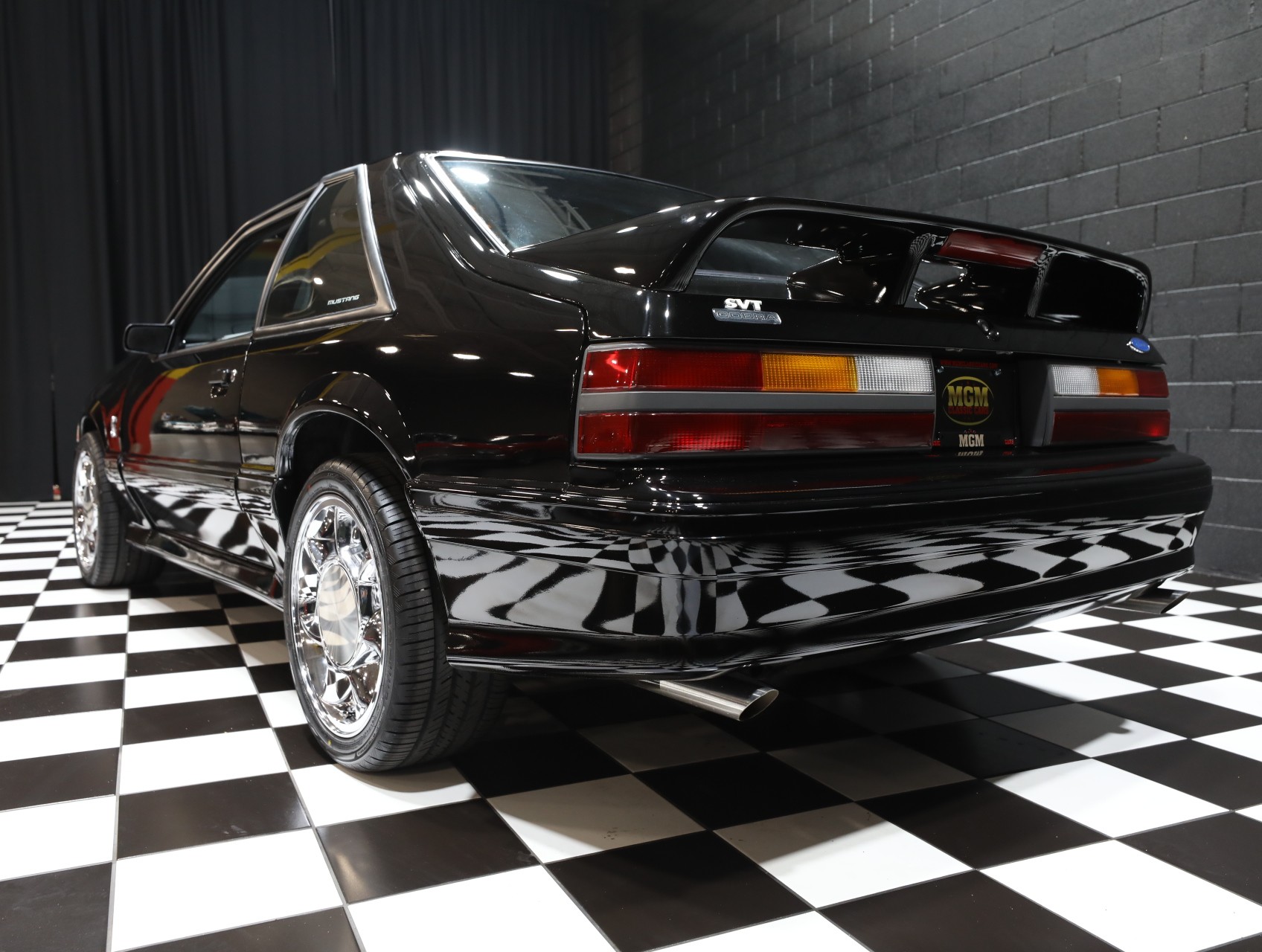 1993 Ford Mustang SVT Cobra 24