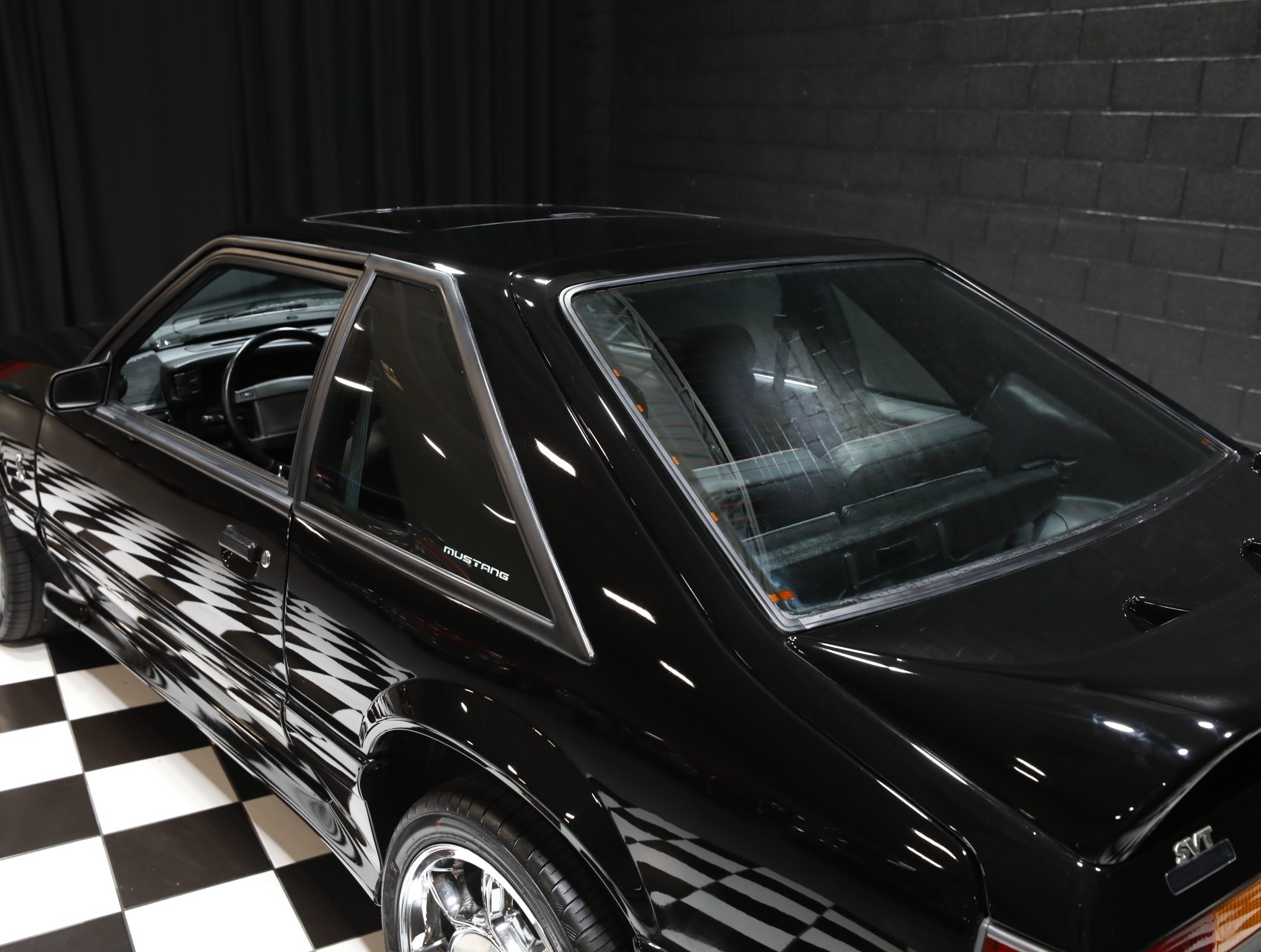 1993 Ford Mustang SVT Cobra 26