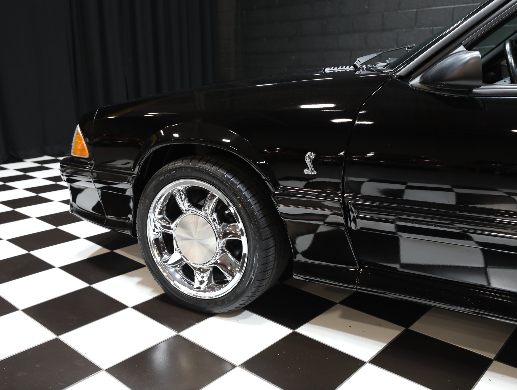 1993 Ford Mustang SVT Cobra 31