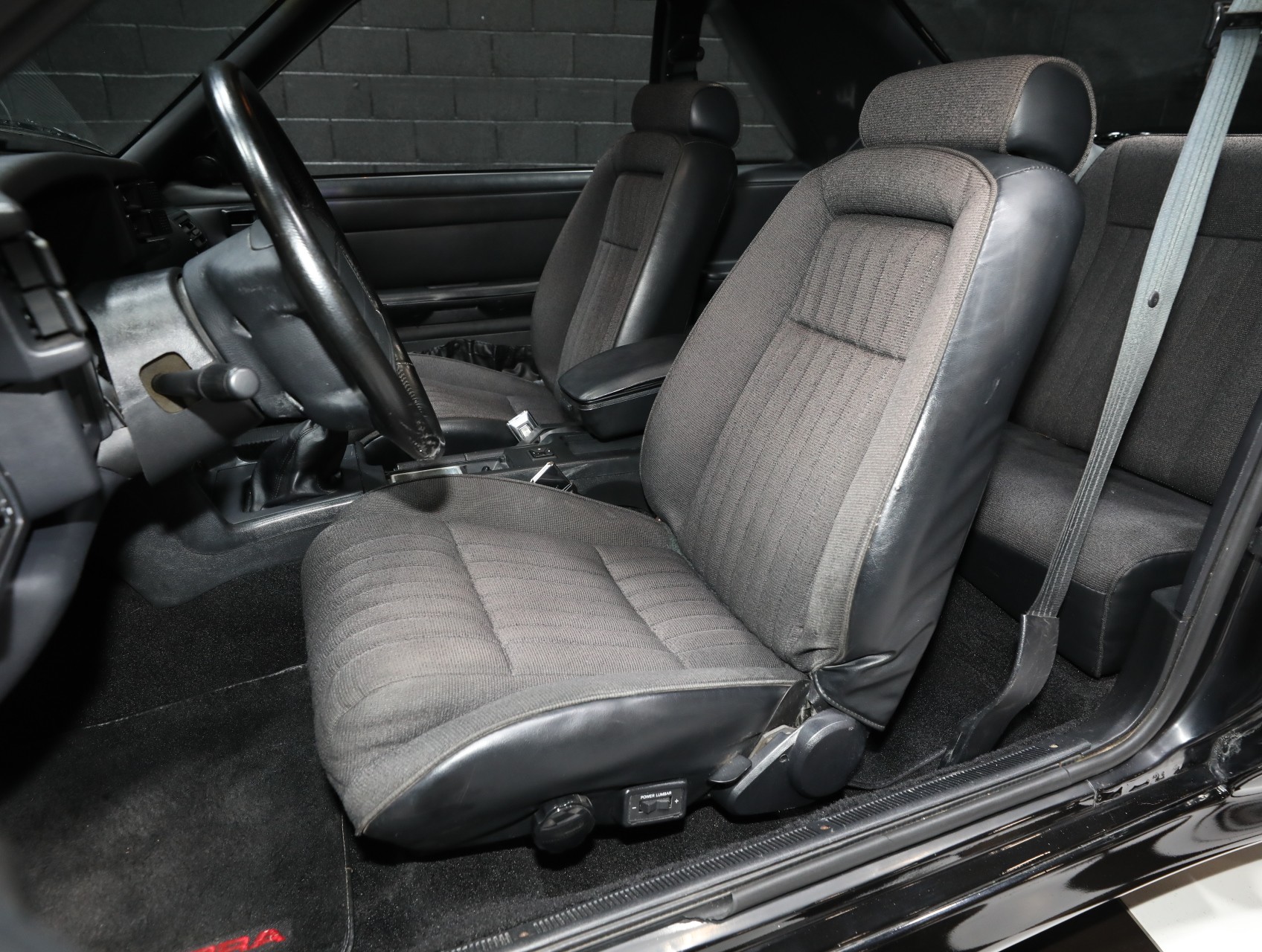 1993 Ford Mustang SVT Cobra 51