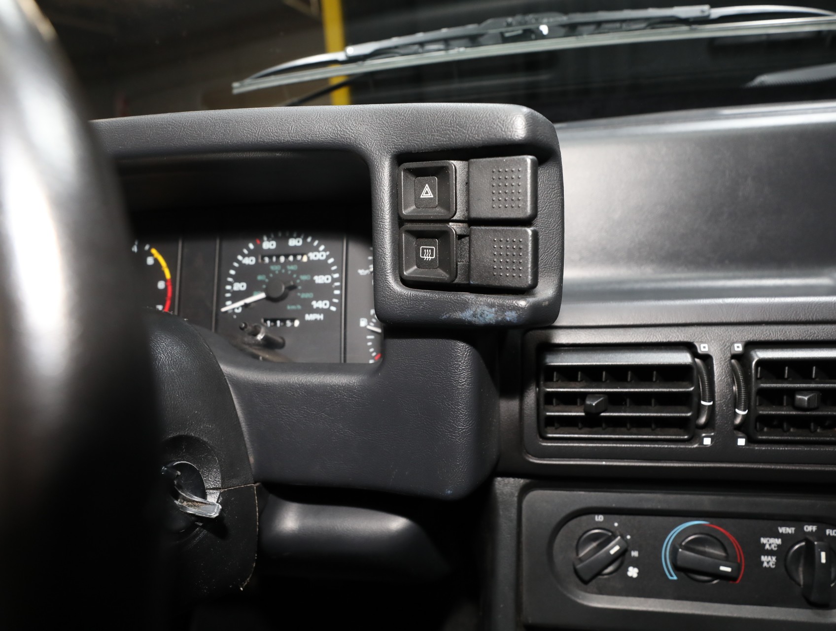 1993 Ford Mustang SVT Cobra 58