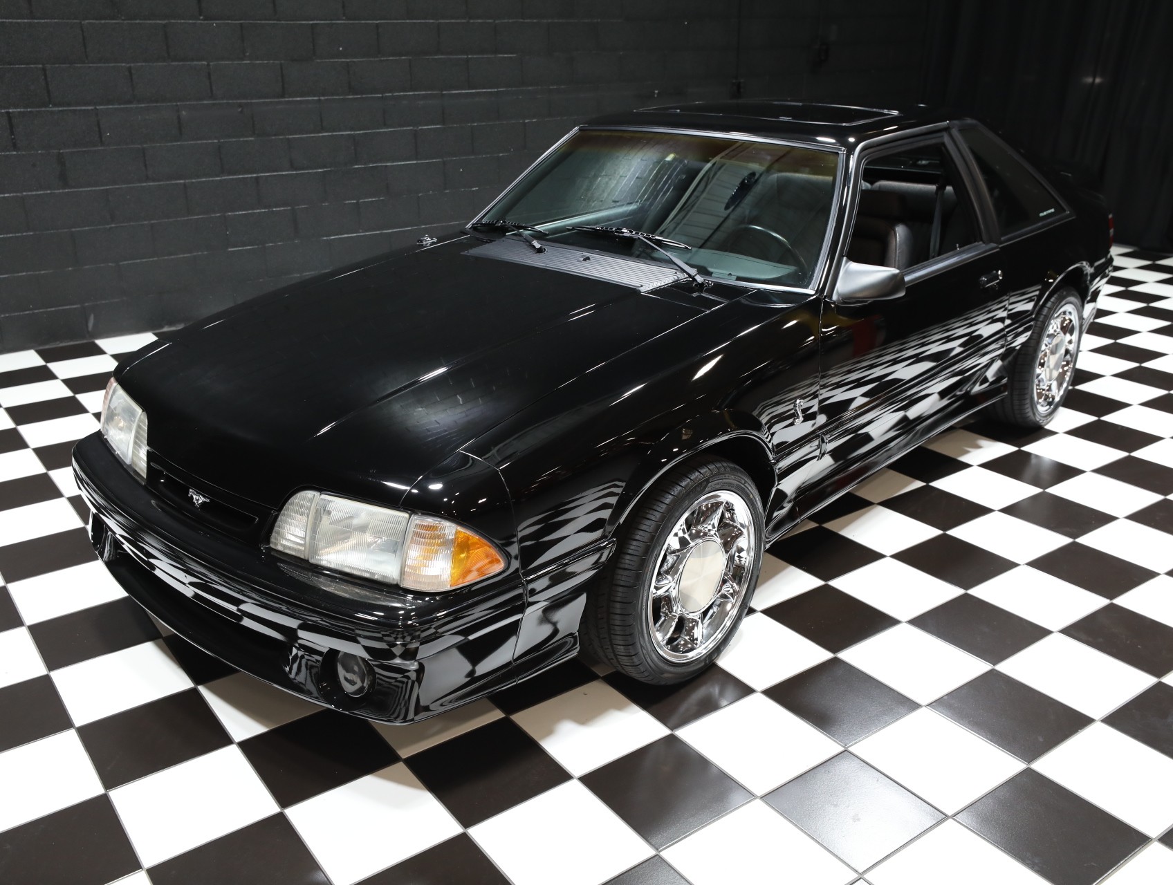 1993 Ford Mustang SVT Cobra 6