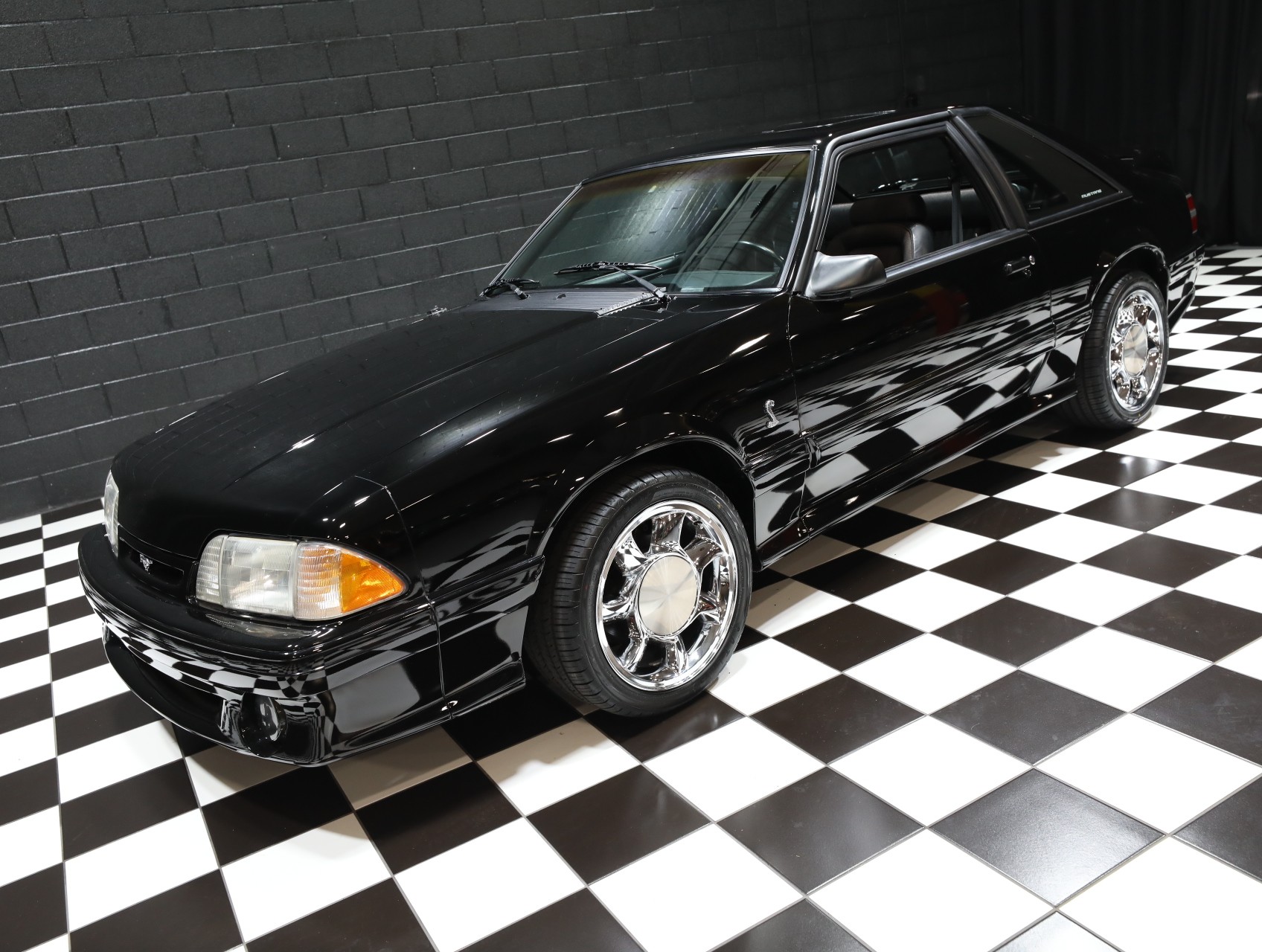 1993 Ford Mustang SVT Cobra 8