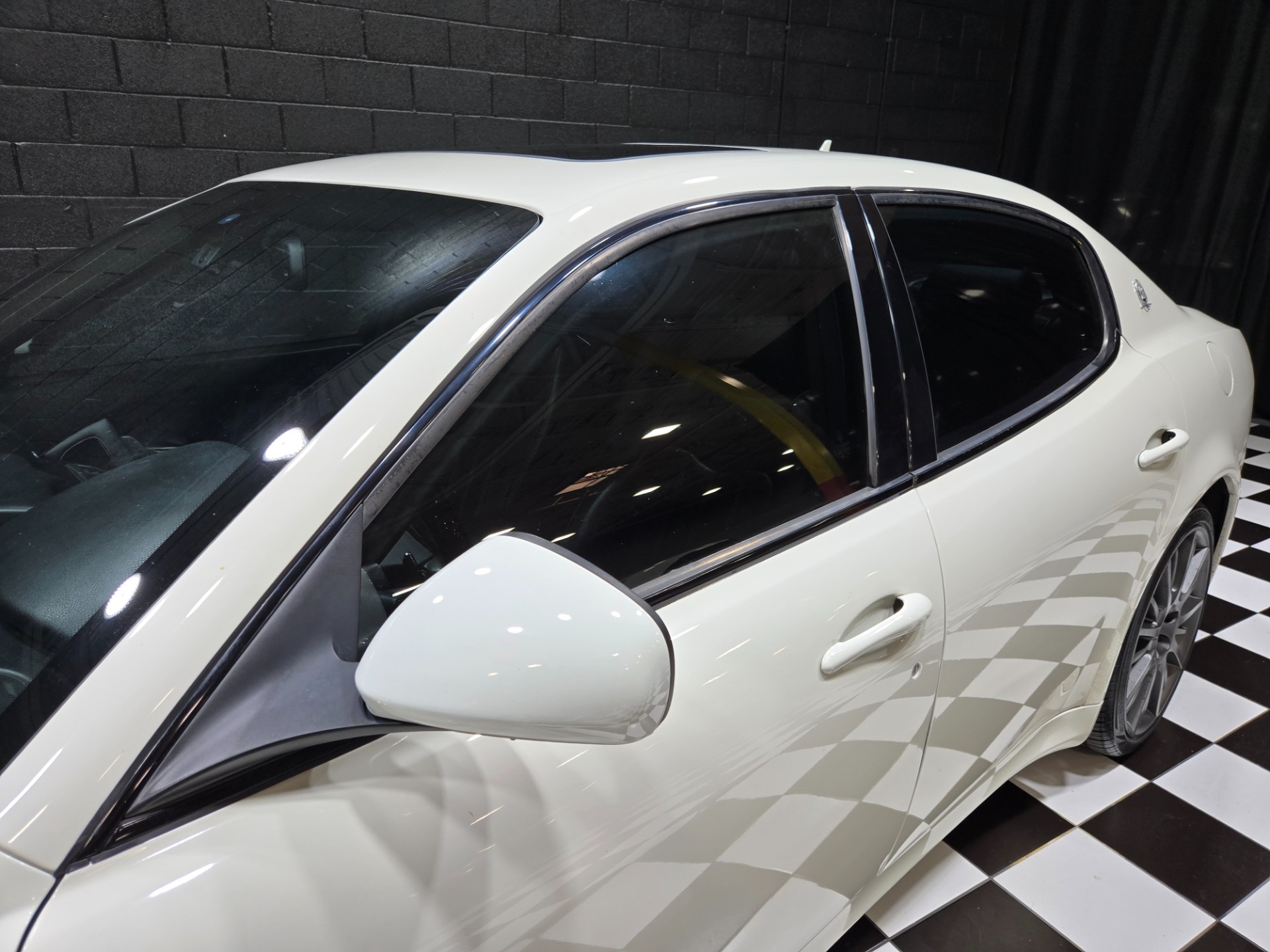 2012 Maserati Quattroporte 25