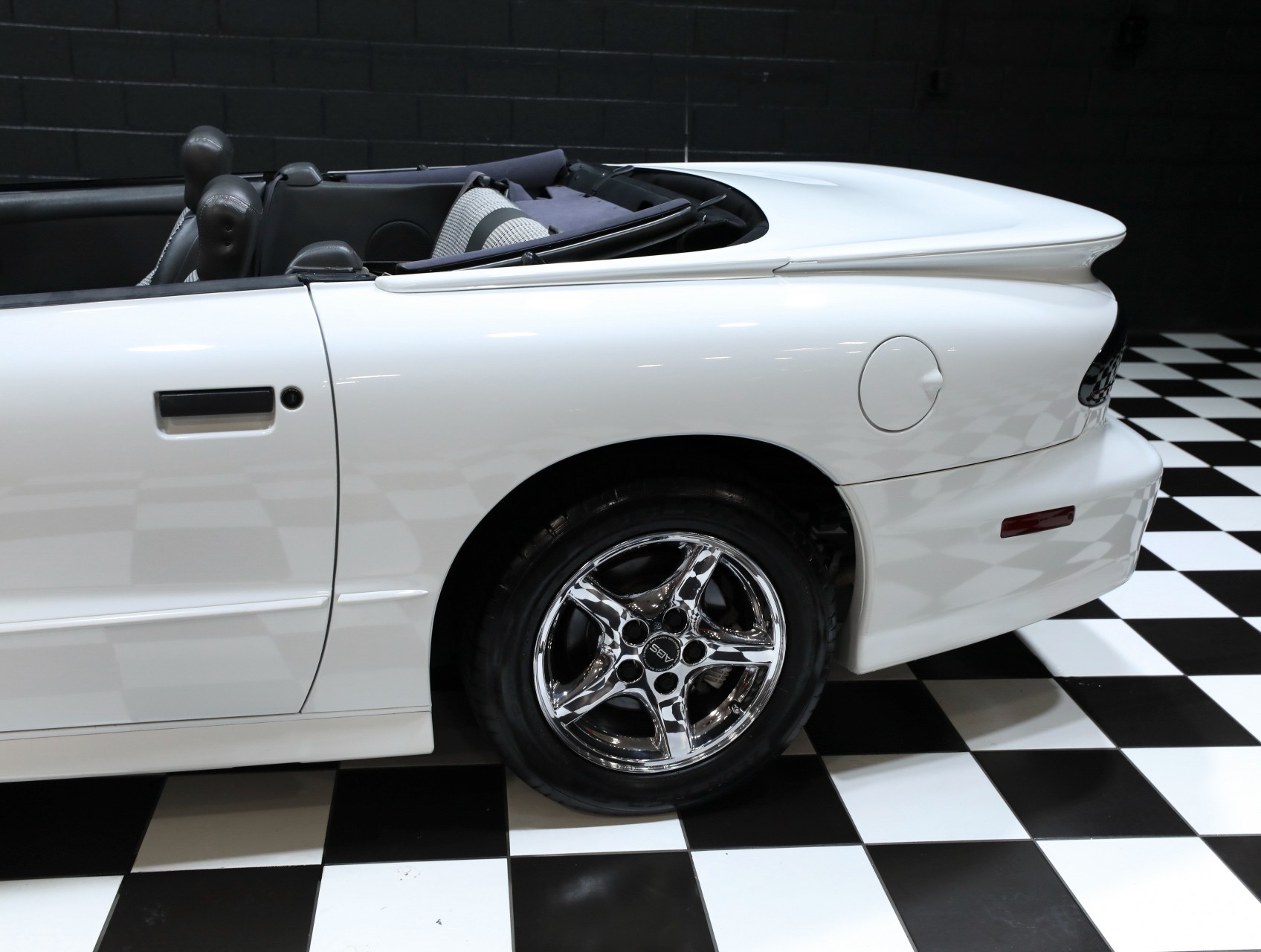 1997 Pontiac Firebird 38