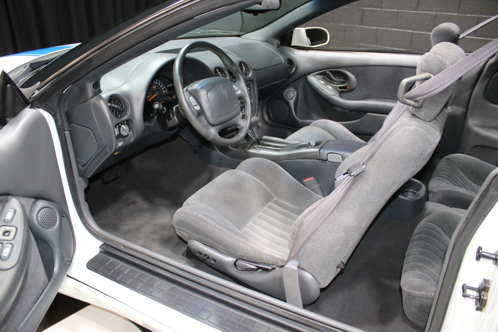 1999 Pontiac Firebird 3