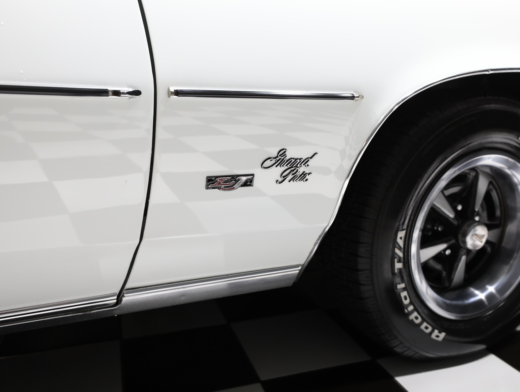 1974 Pontiac Grand Prix 17