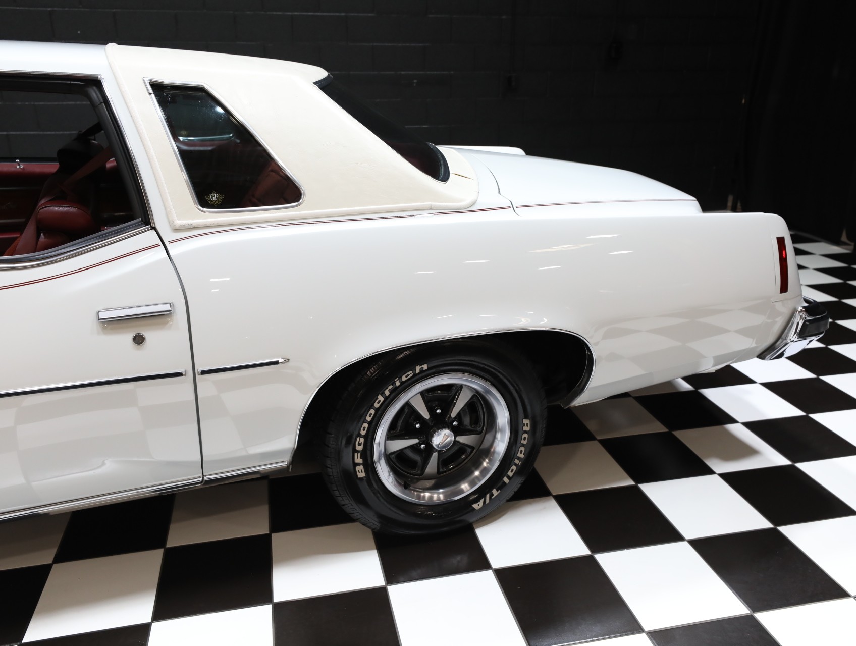 1974 Pontiac Grand Prix 32
