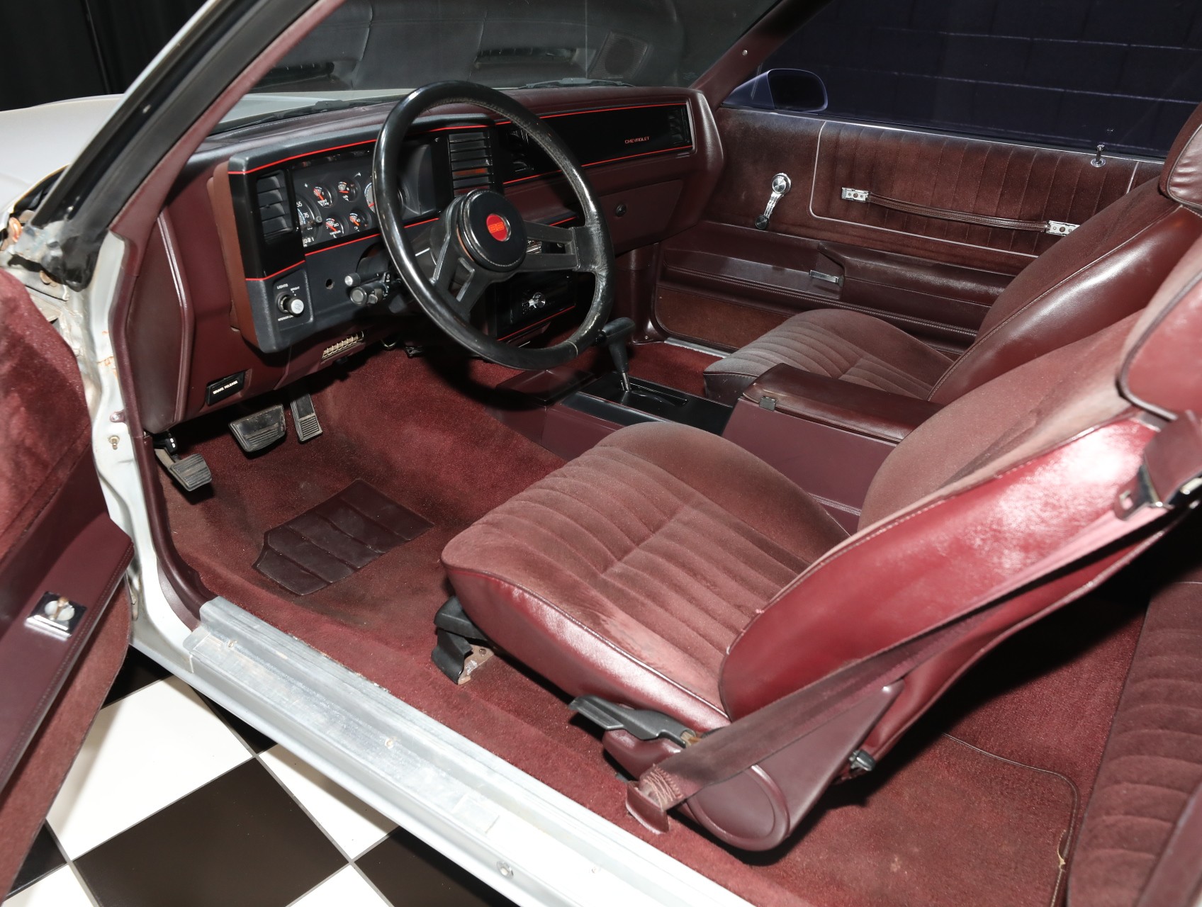 1985 Chevrolet Monte Carlo 3