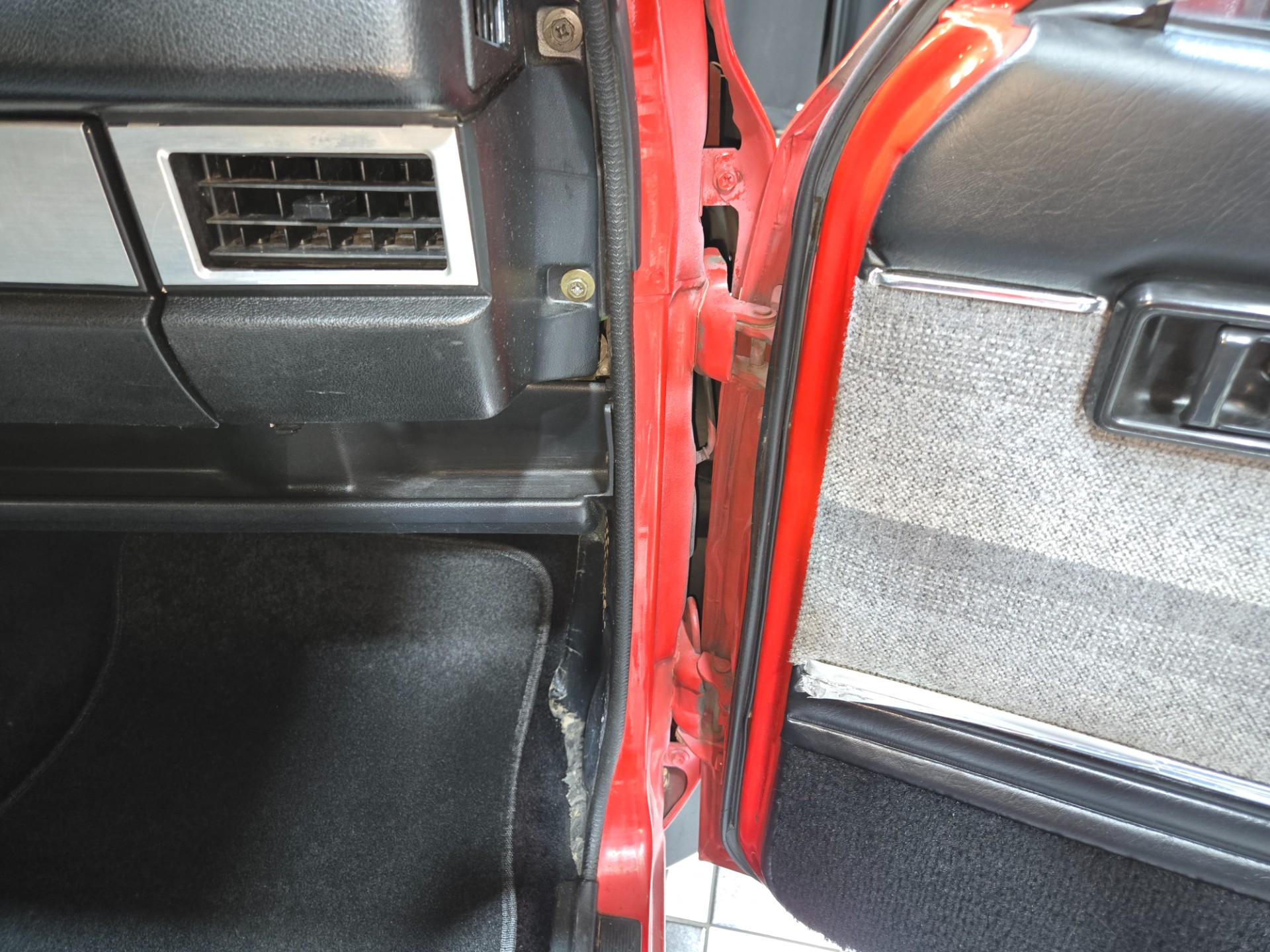 1985 Nissan Pickup 128