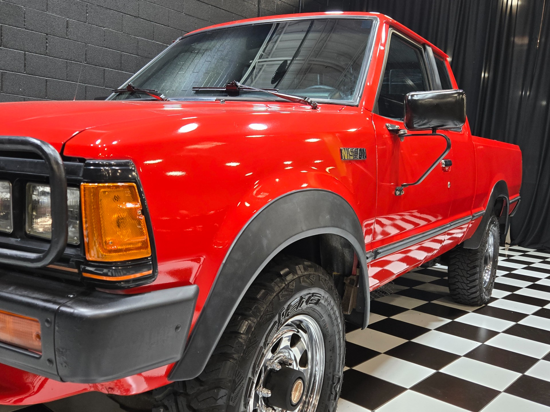 1985 Nissan Pickup 16
