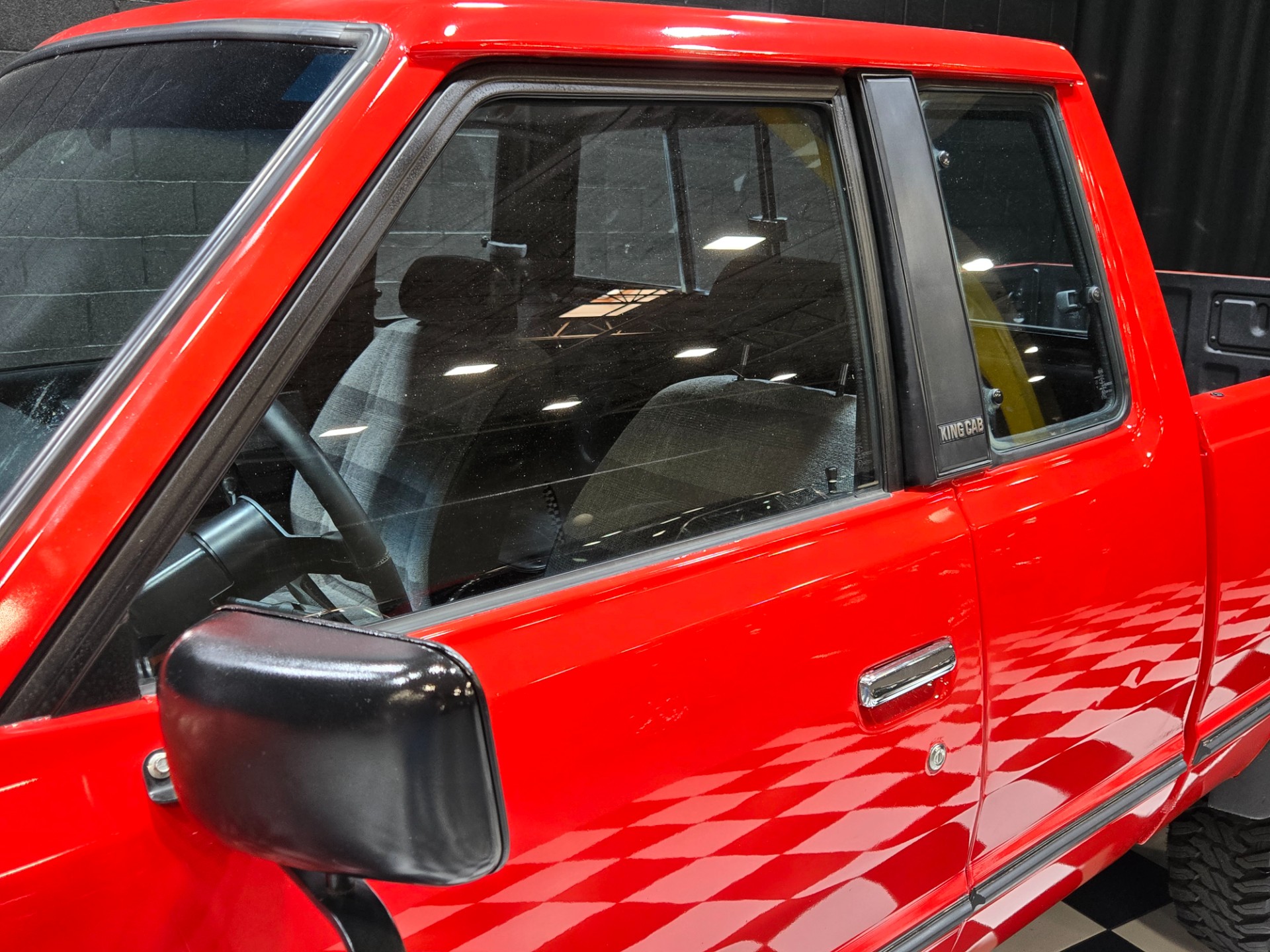 1985 Nissan Pickup 29