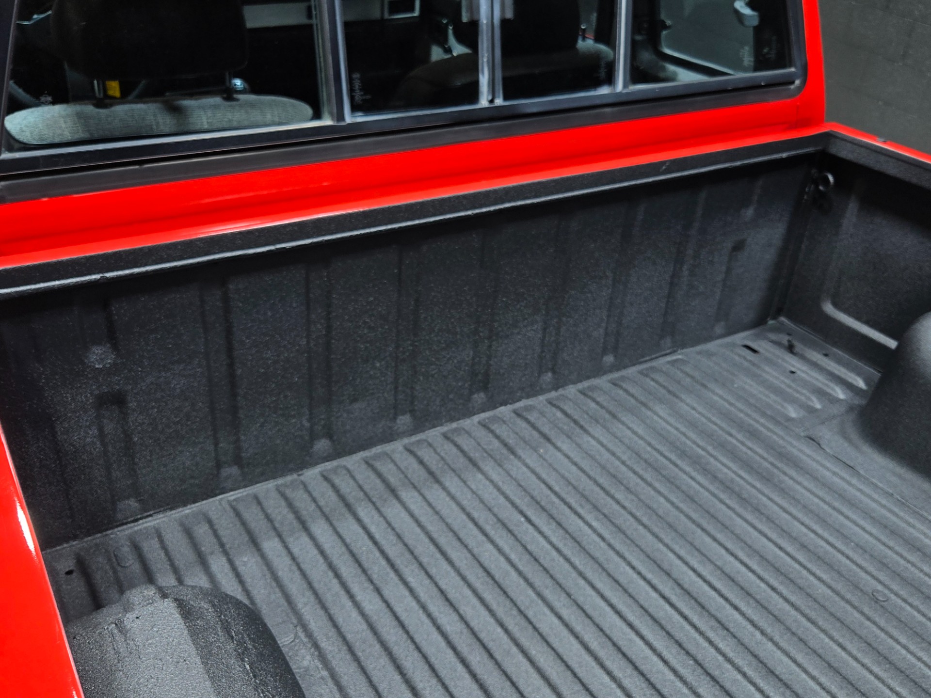 1985 Nissan Pickup 38