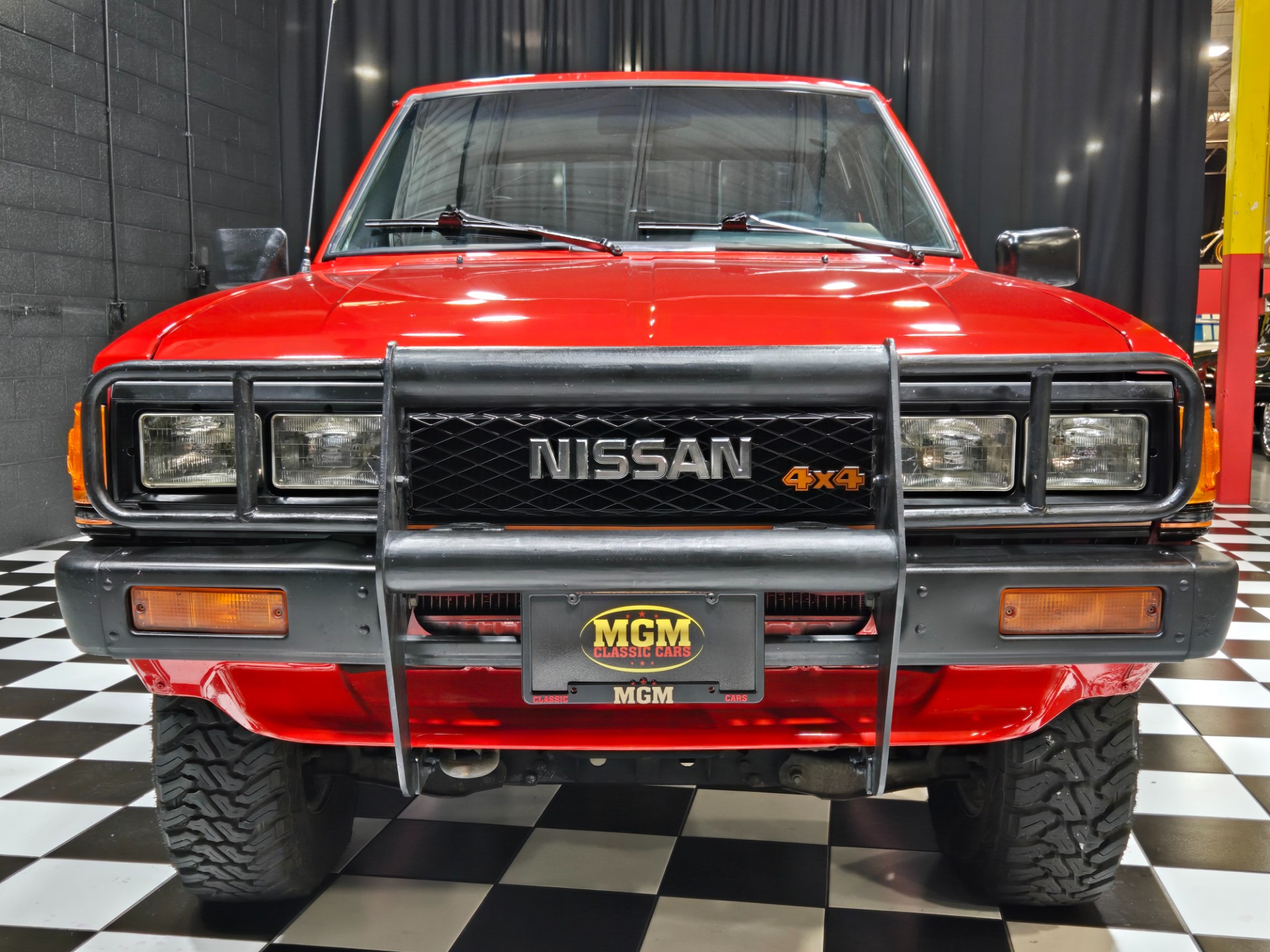 1985 Nissan Pickup 3