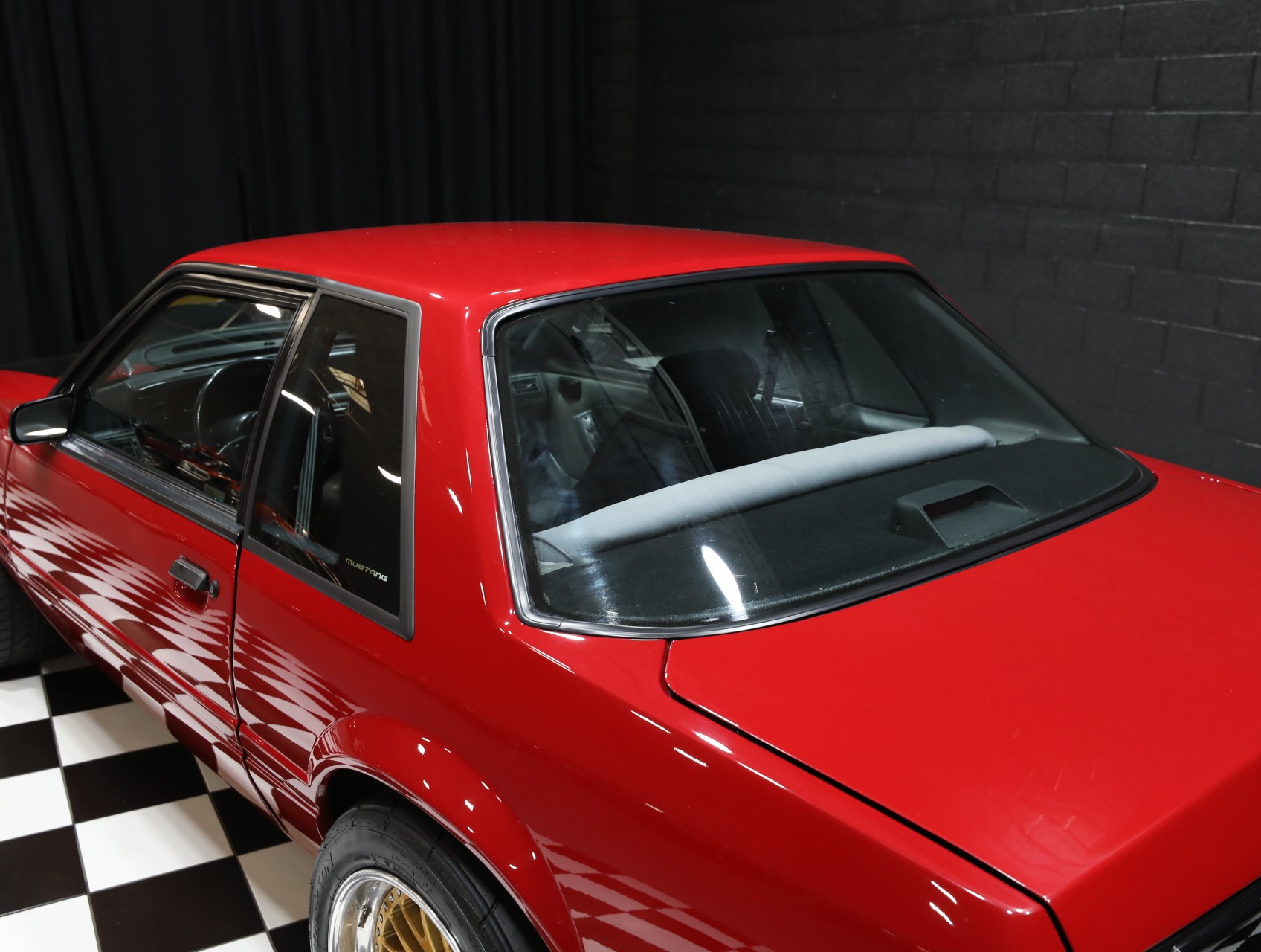 1989 Ford Mustang 30