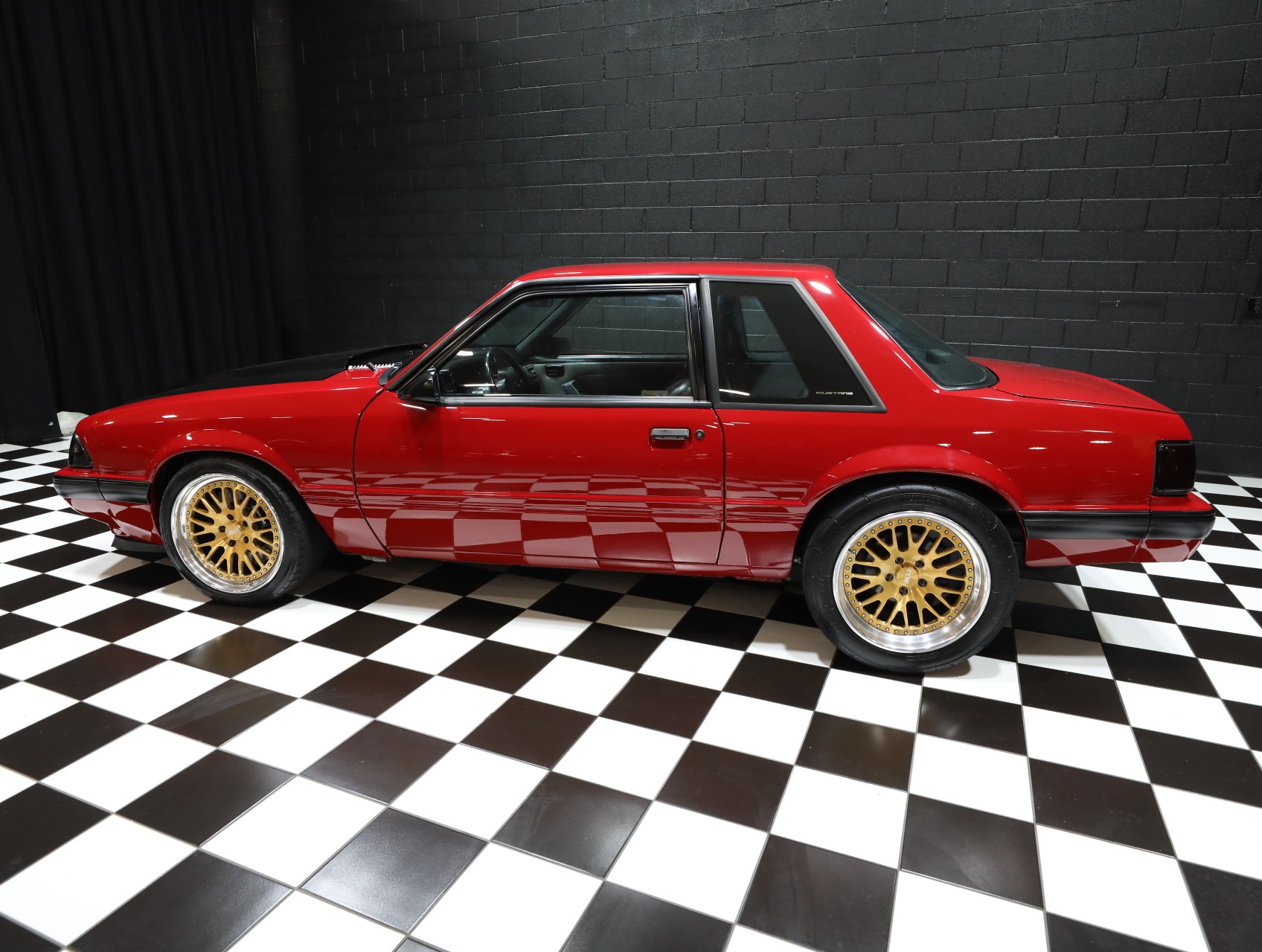 1989 Ford Mustang 33
