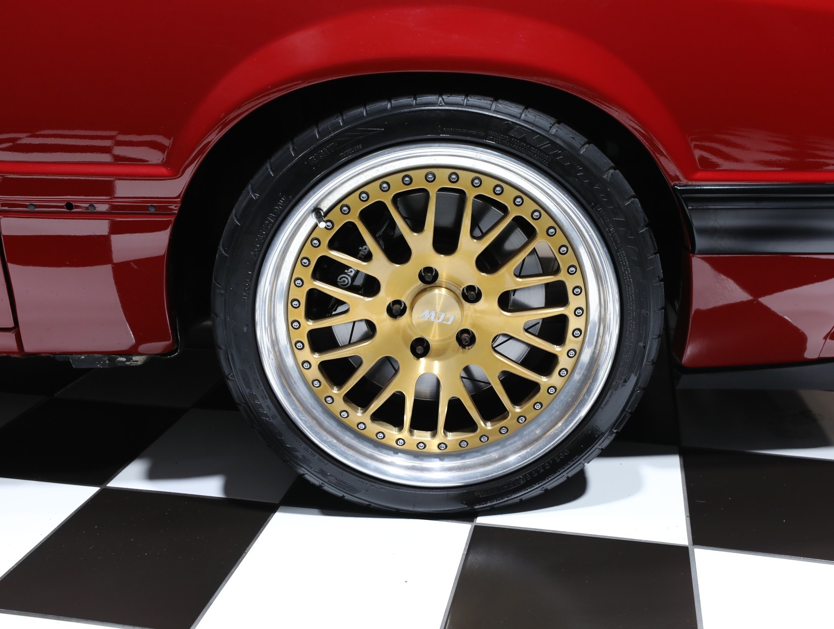 1989 Ford Mustang 38