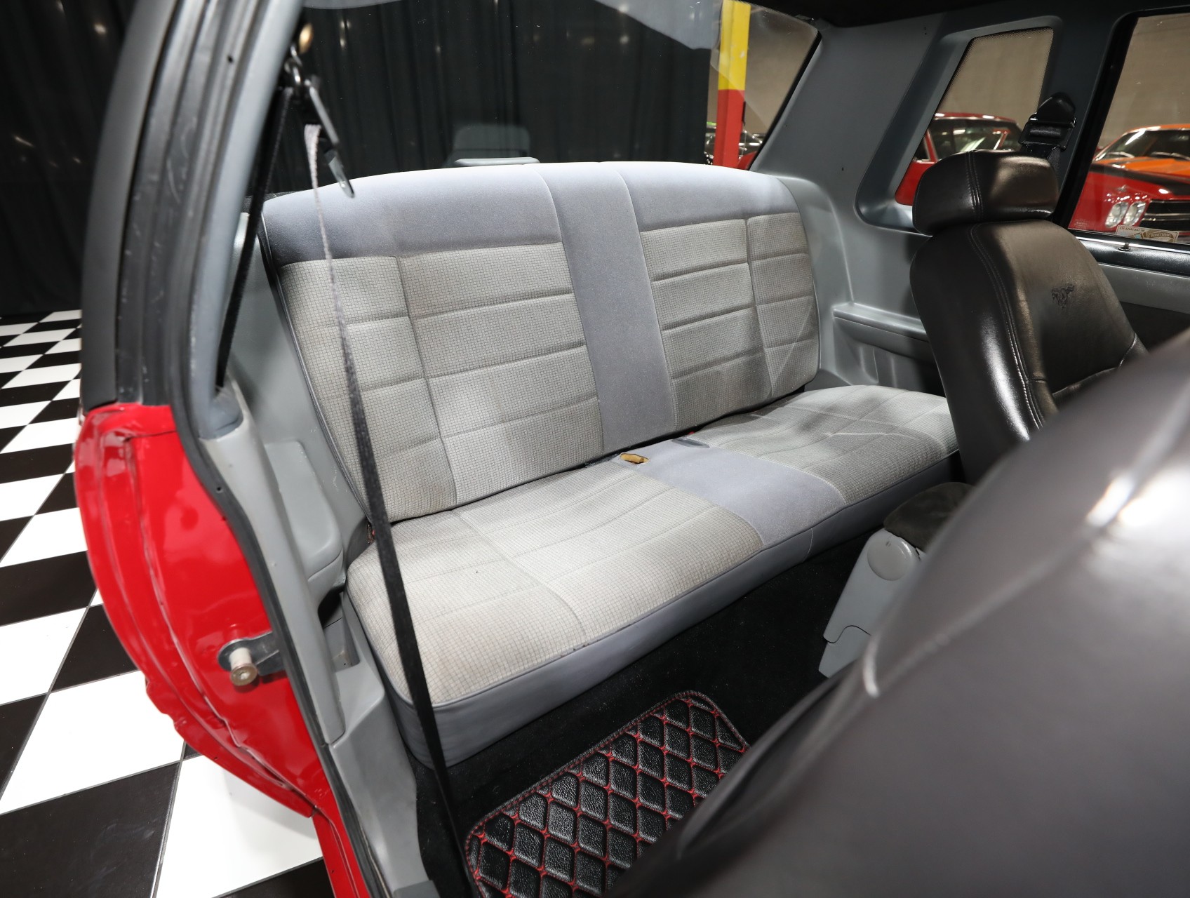 1989 Ford Mustang 45