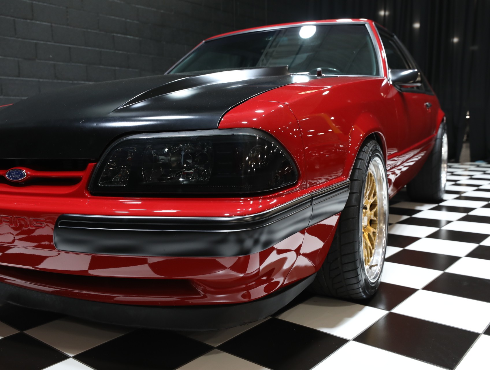 1989 Ford Mustang 10