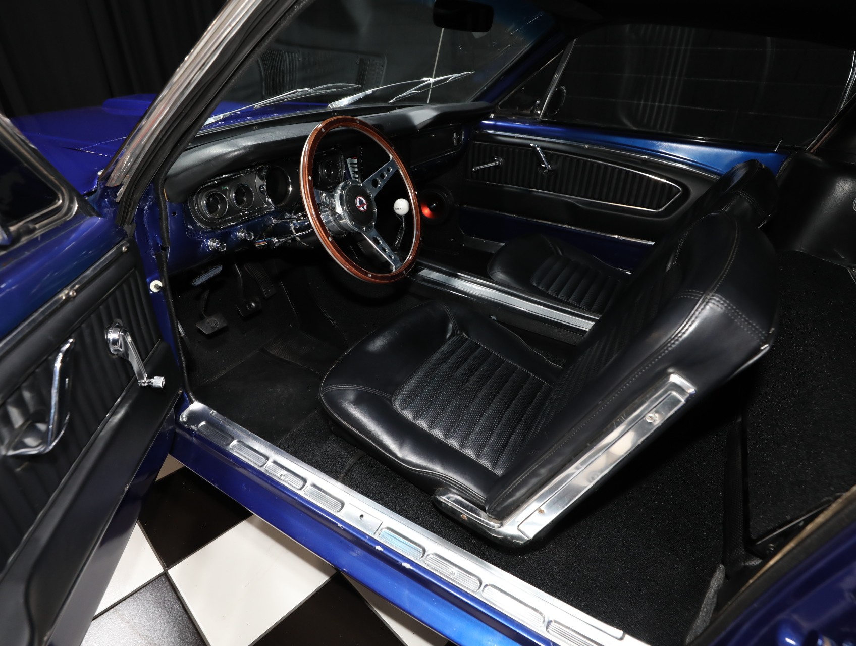 1965 Ford Mustang 3
