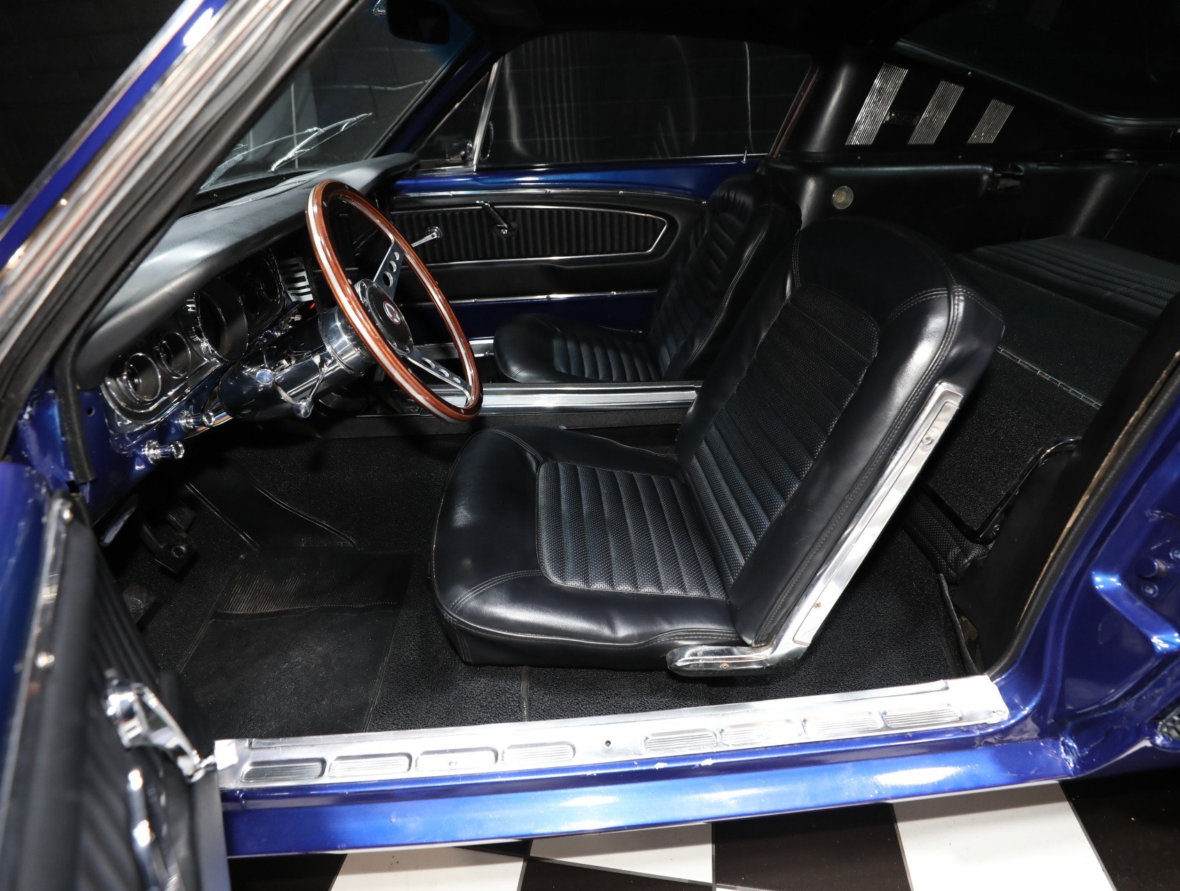 1965 Ford Mustang 46