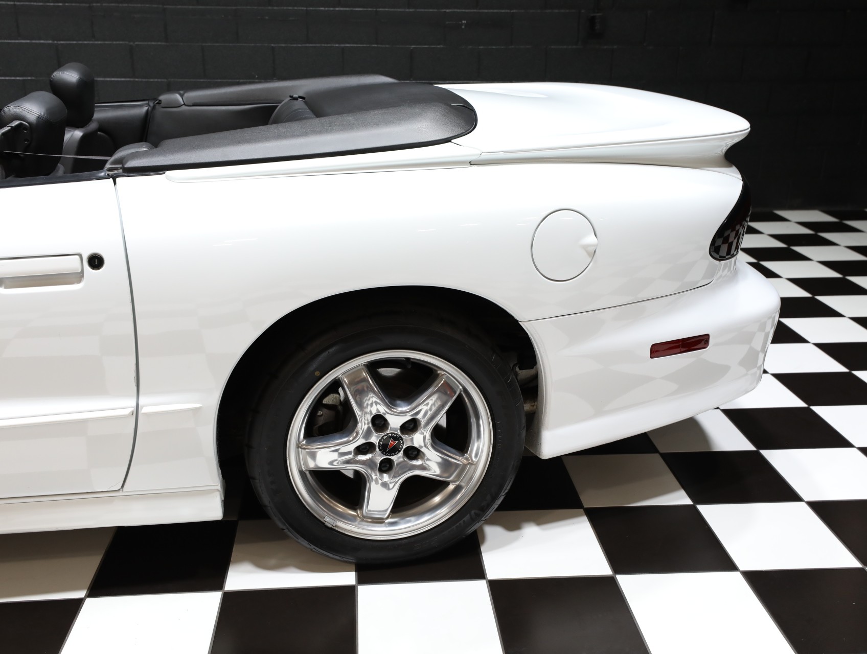 2002 Pontiac Firebird 38