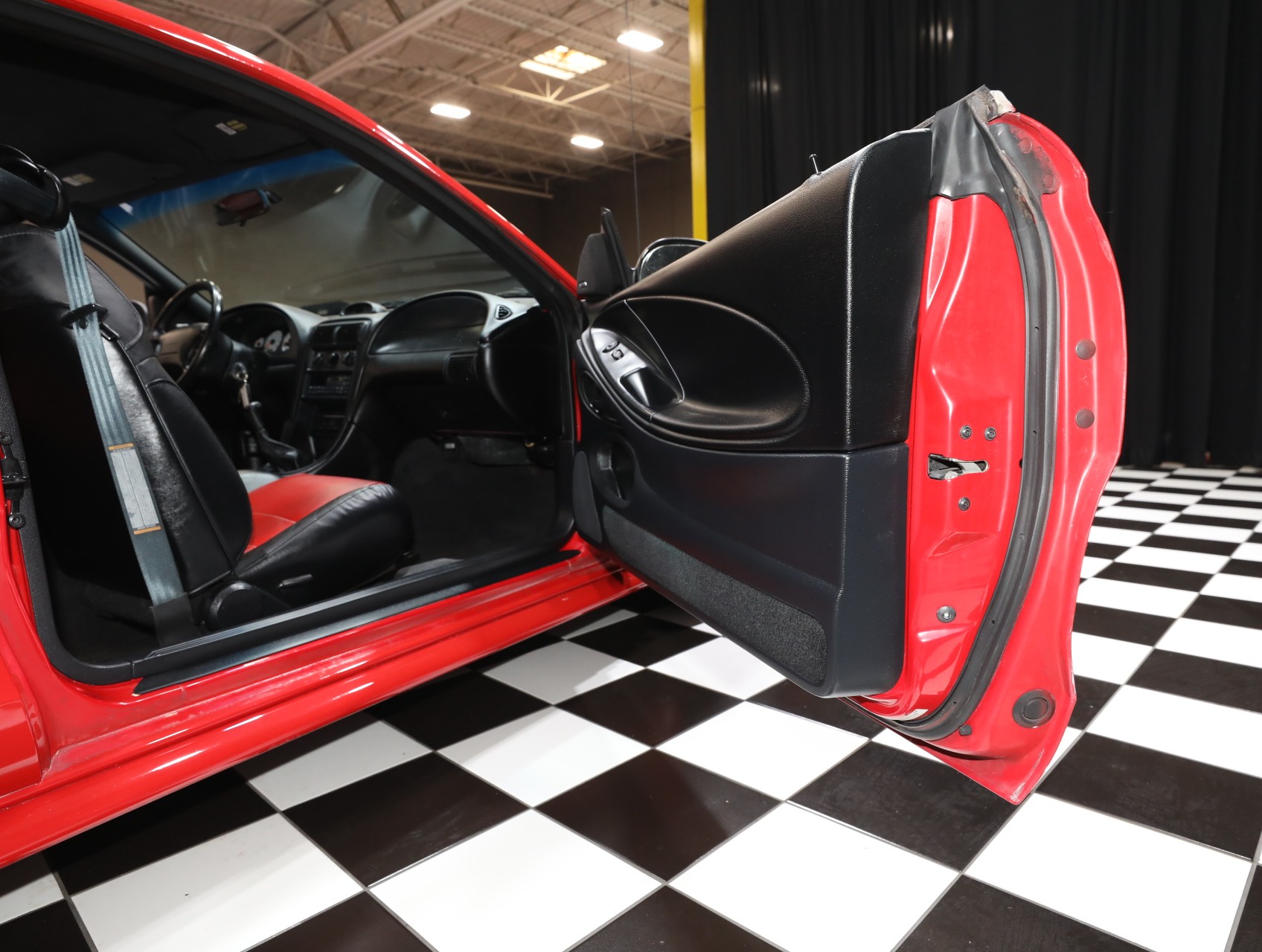 1997 Ford Mustang SVT Cobra 39