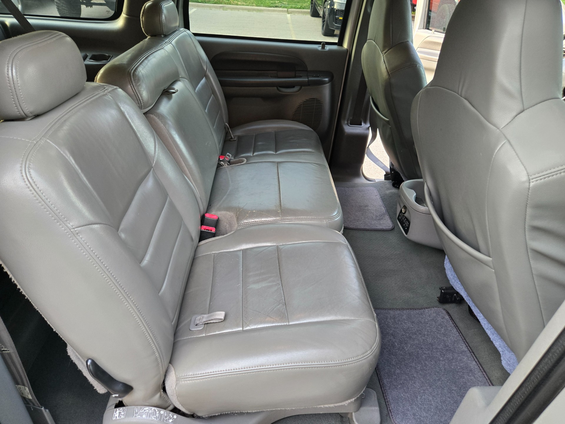 2003 Ford Excursion 13