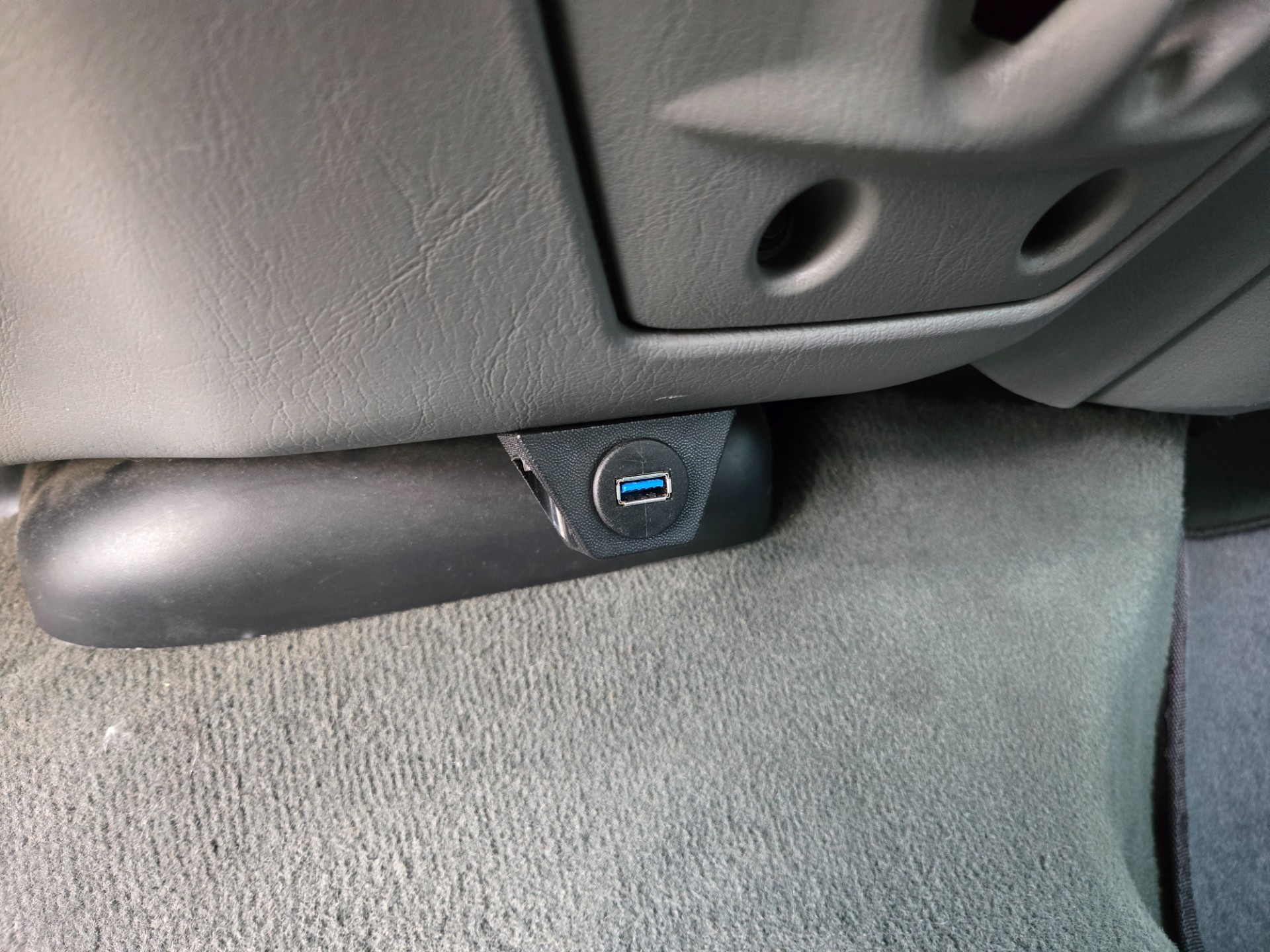 2003 Ford Excursion 132