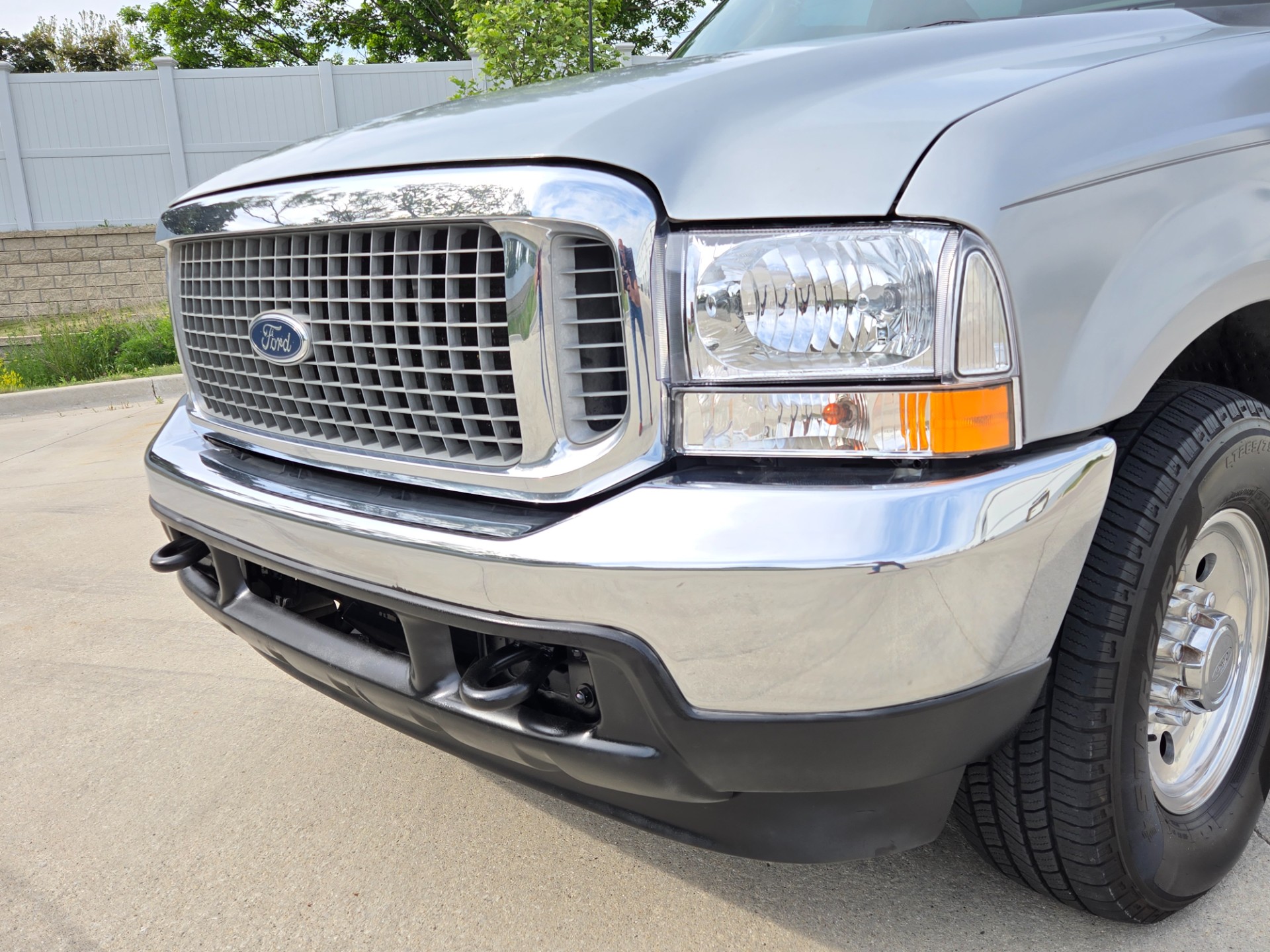 2003 Ford Excursion 23