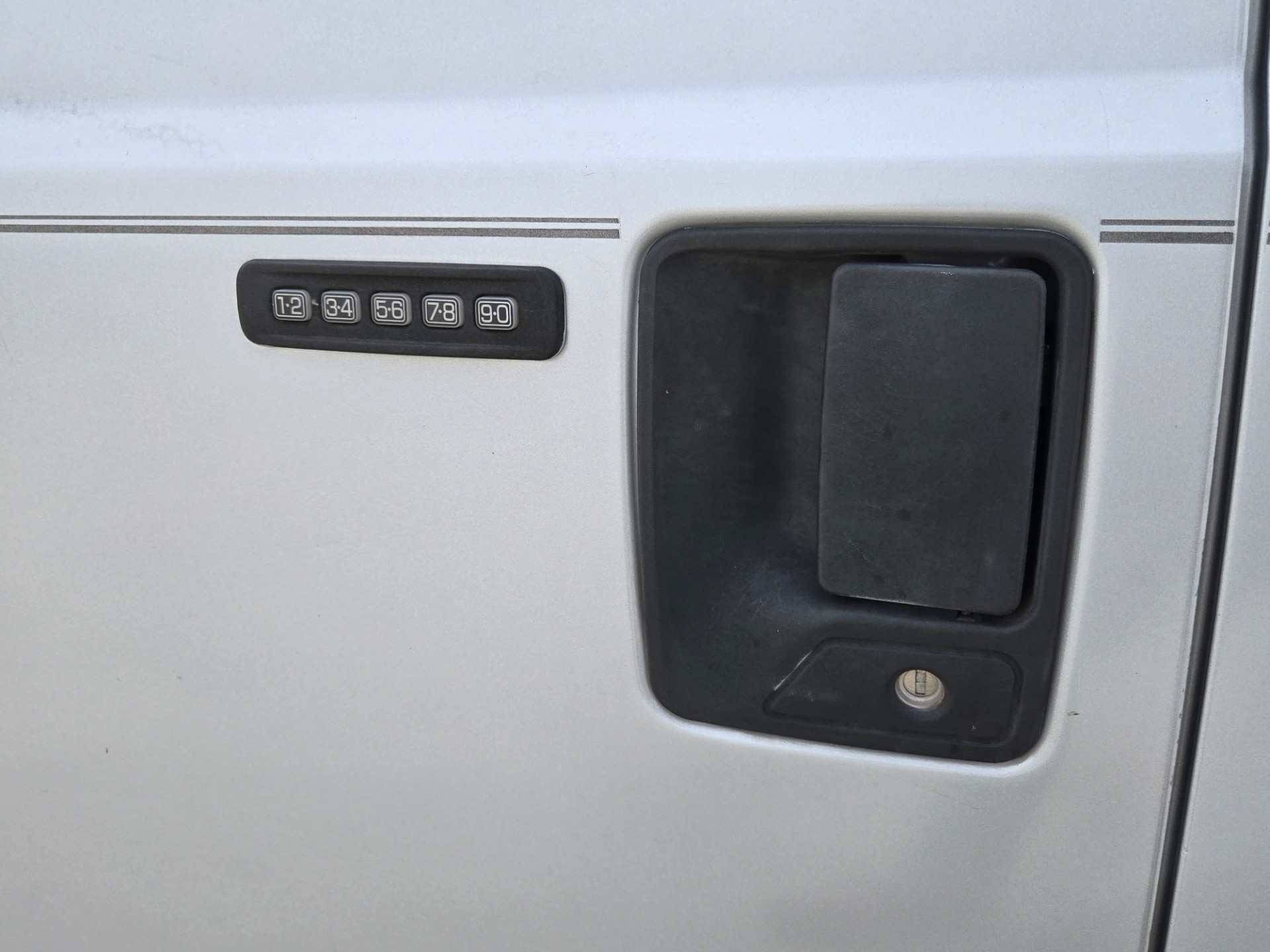2003 Ford Excursion 37