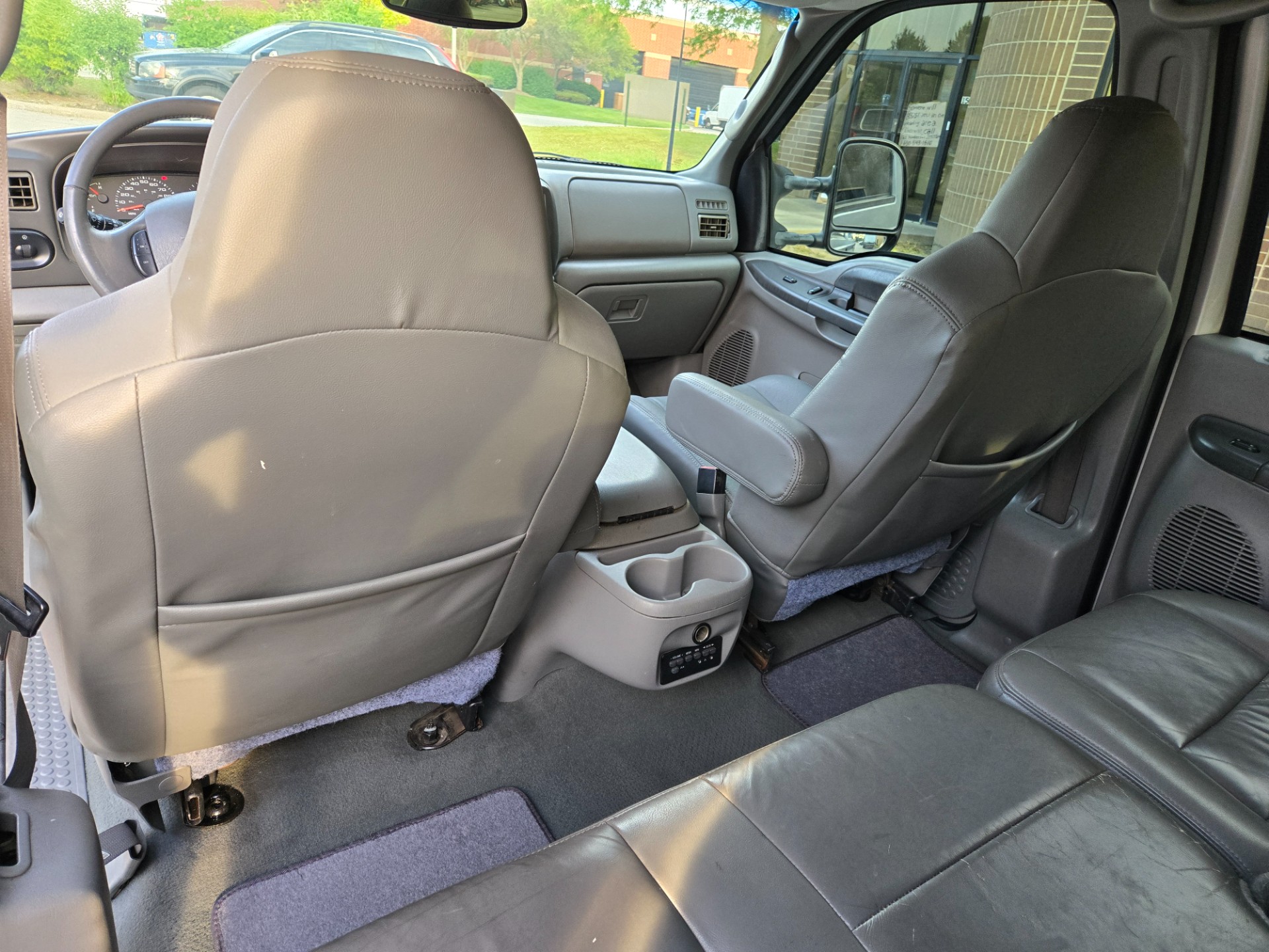 2003 Ford Excursion 79