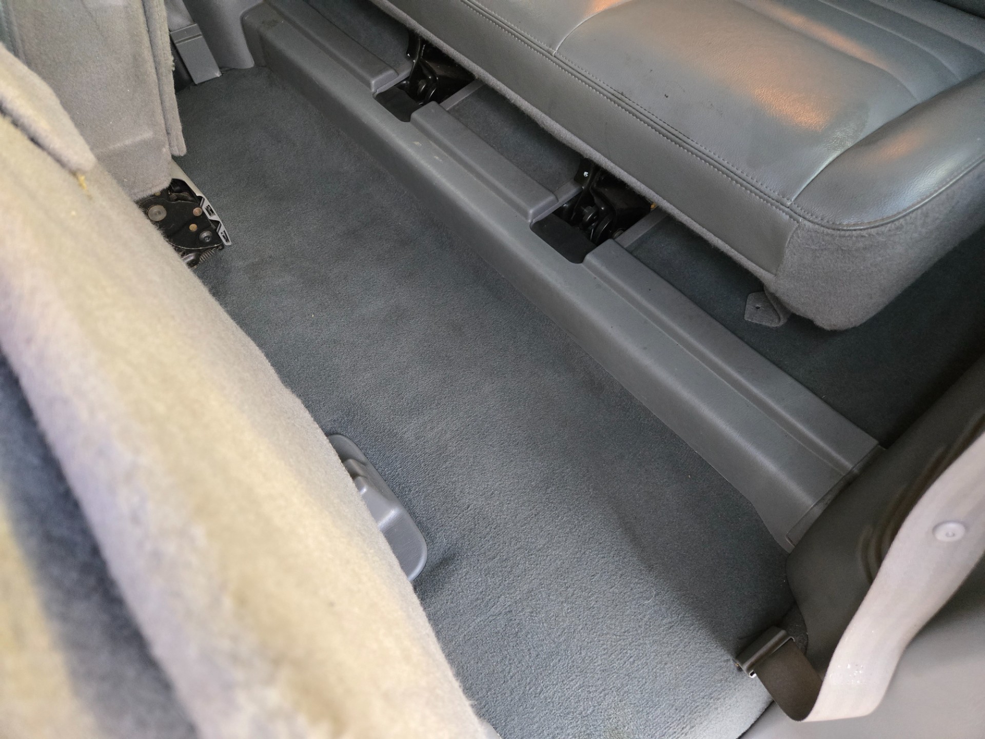 2003 Ford Excursion 84