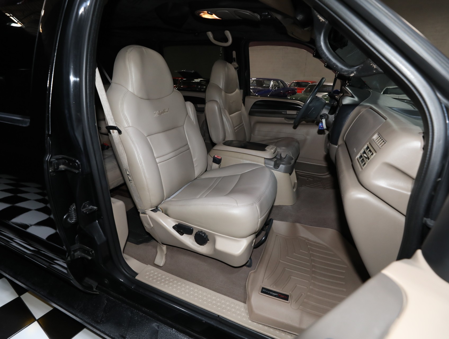 2001 Ford Excursion 36