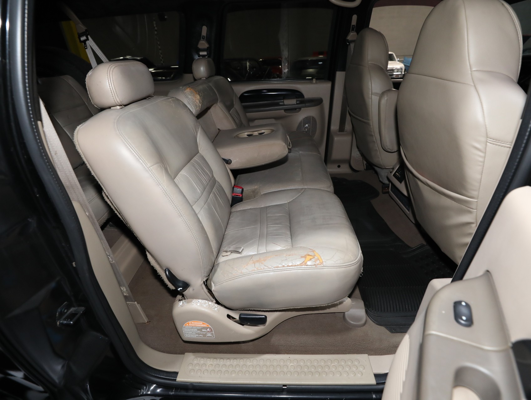 2001 Ford Excursion 39