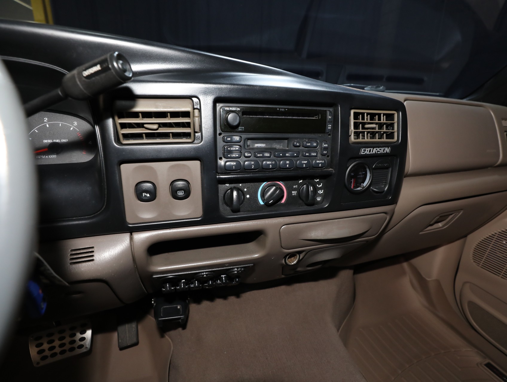 2001 Ford Excursion 59