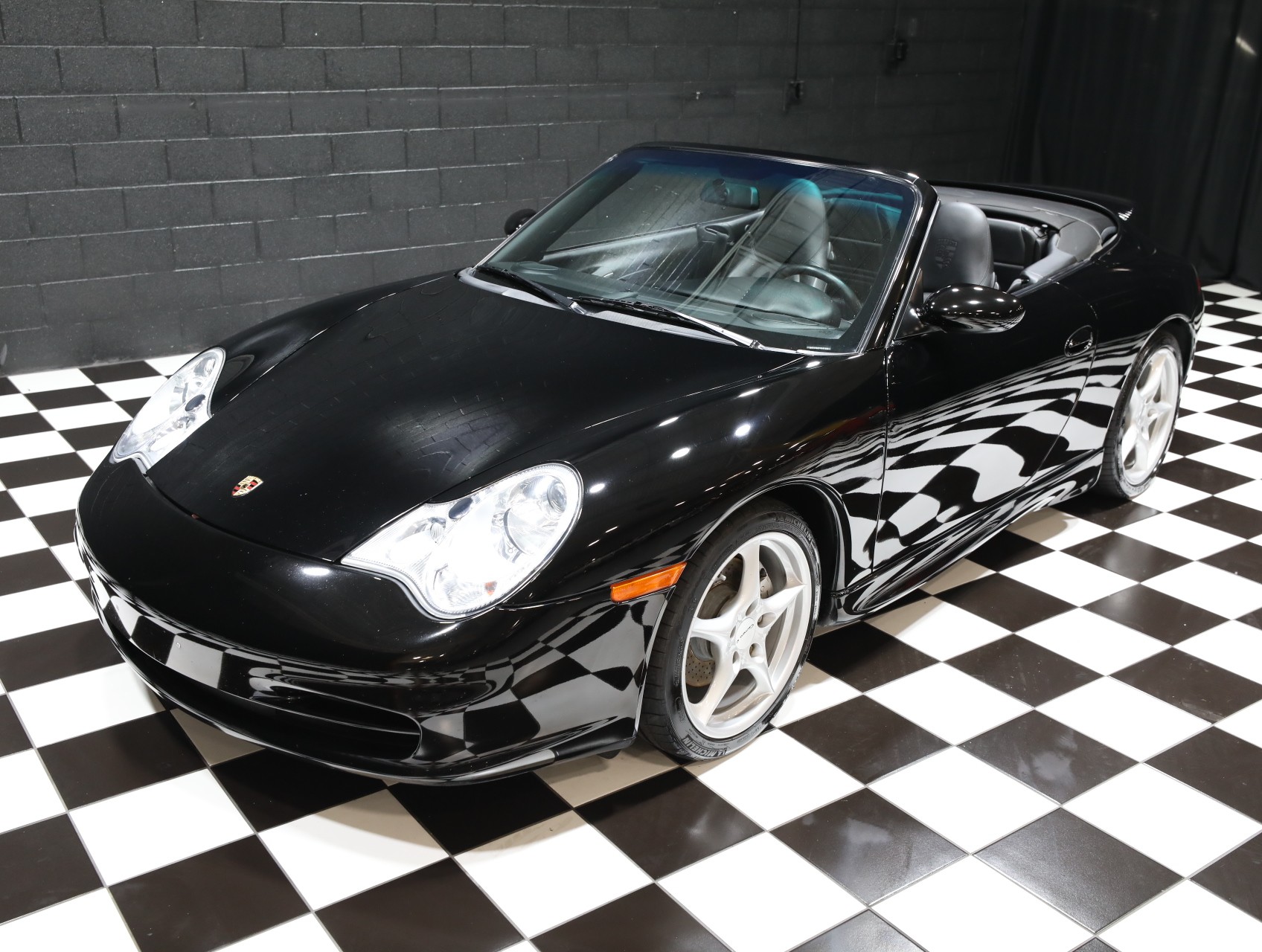 2003 Porsche 911 13