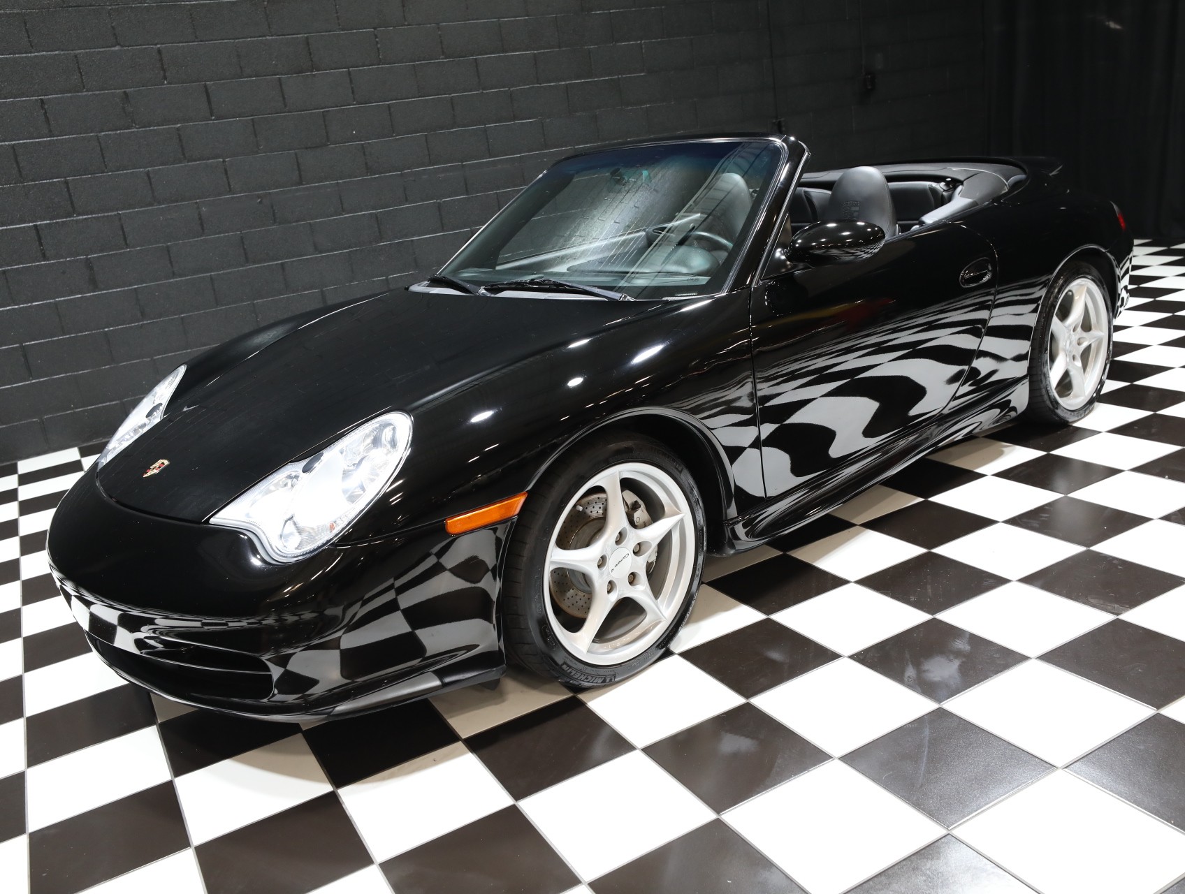 2003 Porsche 911 15