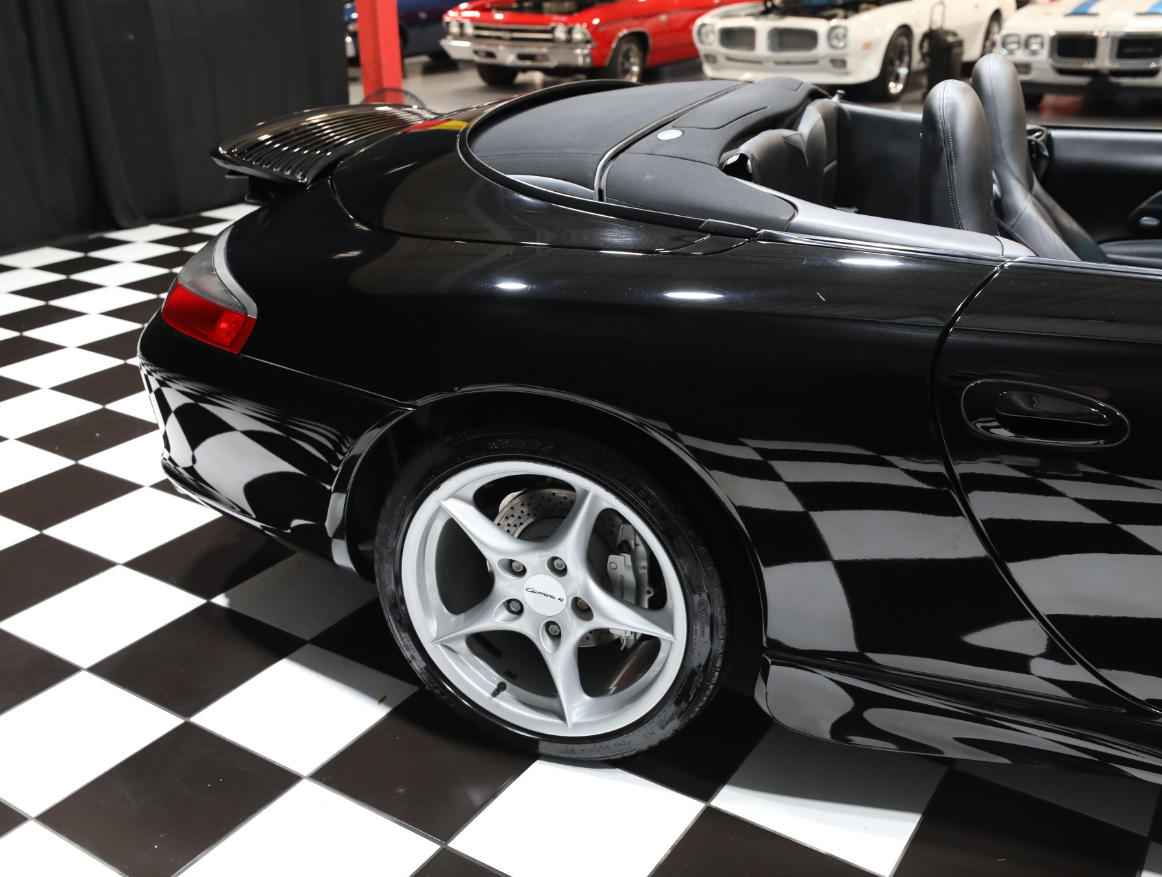 2003 Porsche 911 24