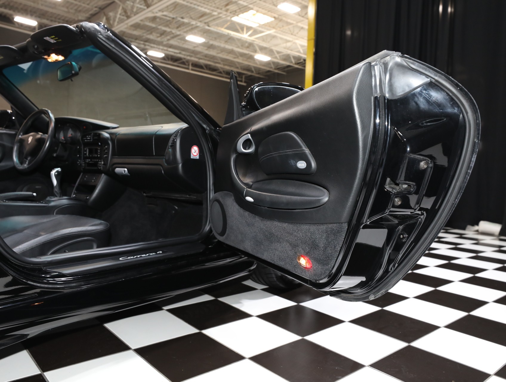 2003 Porsche 911 44