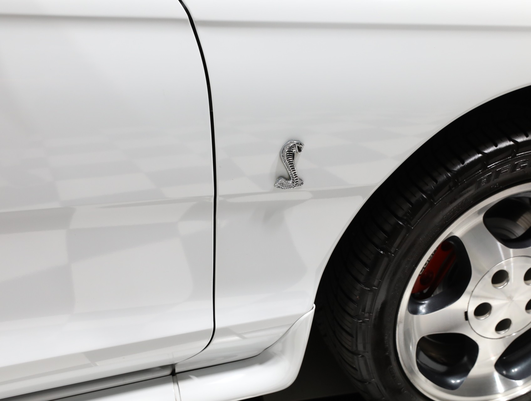 1996 Ford Mustang SVT Cobra 17